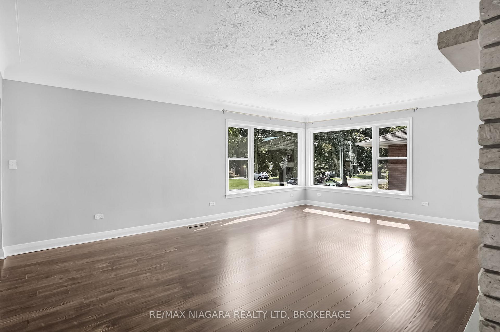 Photo 5 of 85 Diffin Drive, Welland, Prince Charles — HOMEH