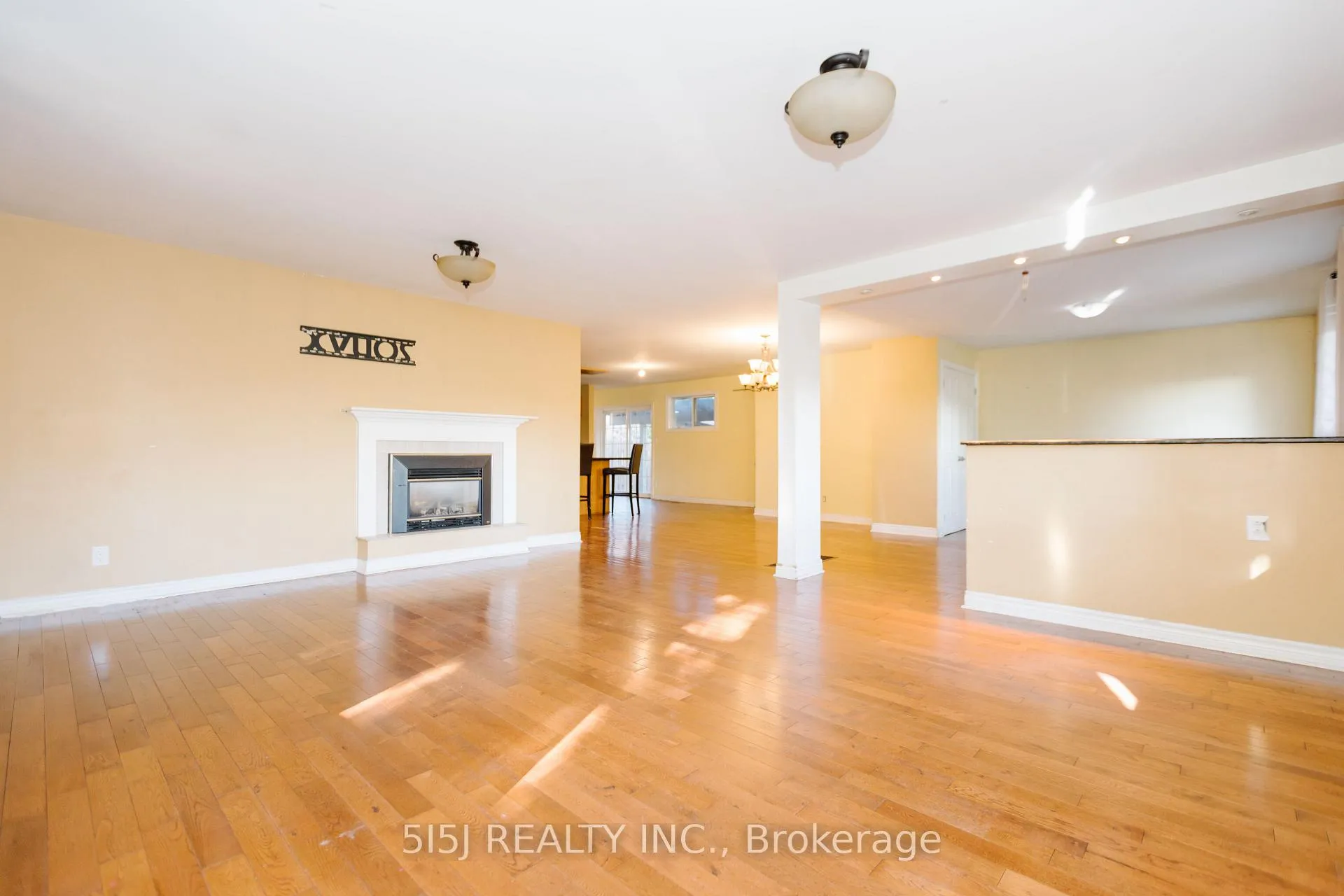 Photo 3 of 14190 Yonge Street, Aurora, Aurora Estates — HOMEH