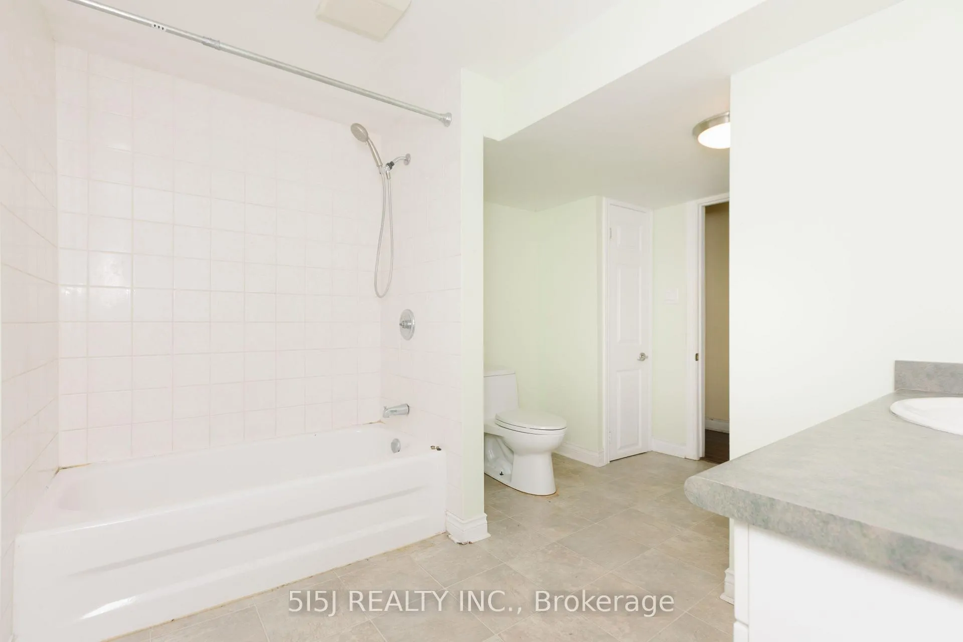 Photo 12 of 14190 Yonge Street, Aurora, Aurora Estates — HOMEH