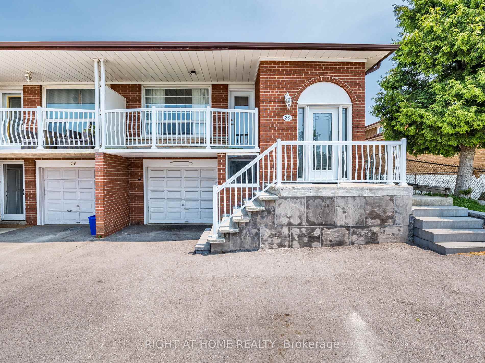Photo 1 of 23 North Humber Drive, Vaughan, West Woodbridge — HOMEH