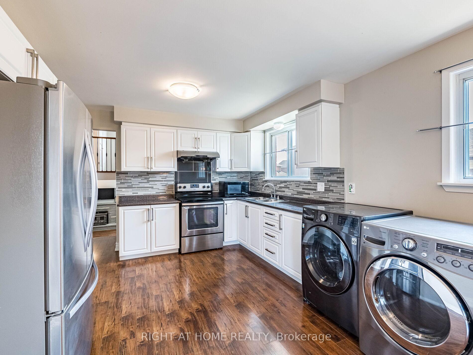 Photo 13 of 23 North Humber Drive, Vaughan, West Woodbridge — HOMEH