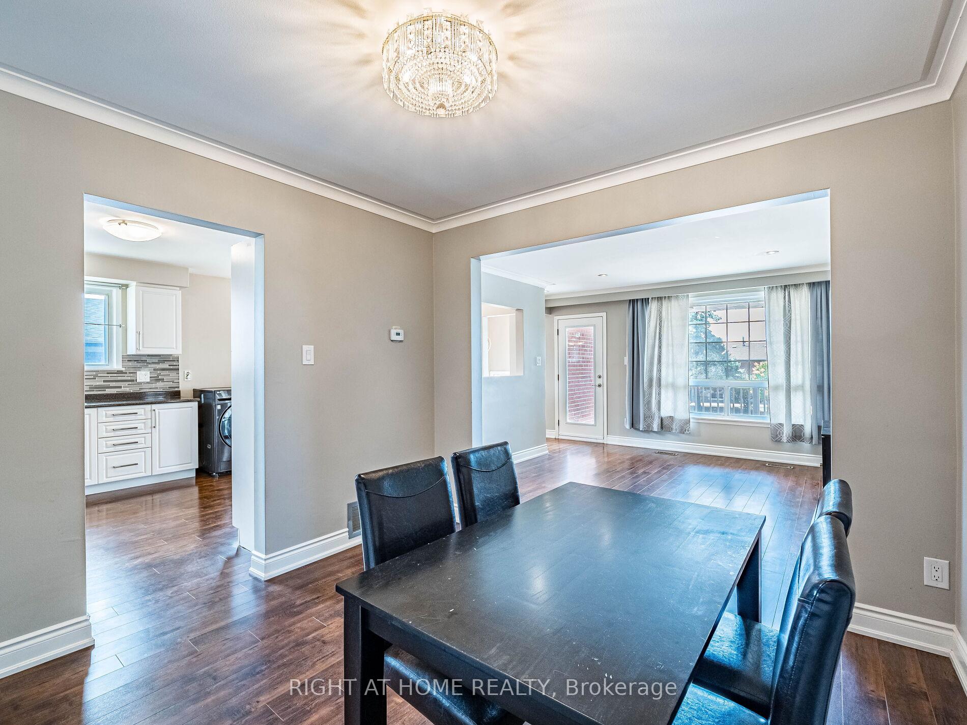 Photo 15 of 23 North Humber Drive, Vaughan, West Woodbridge — HOMEH
