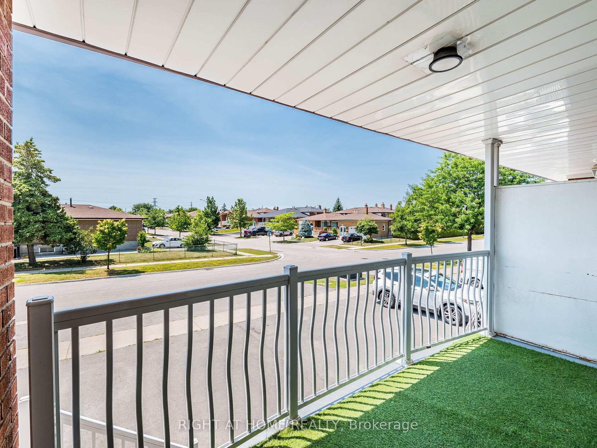 Photo 17 of 23 North Humber Drive, Vaughan, West Woodbridge — HOMEH