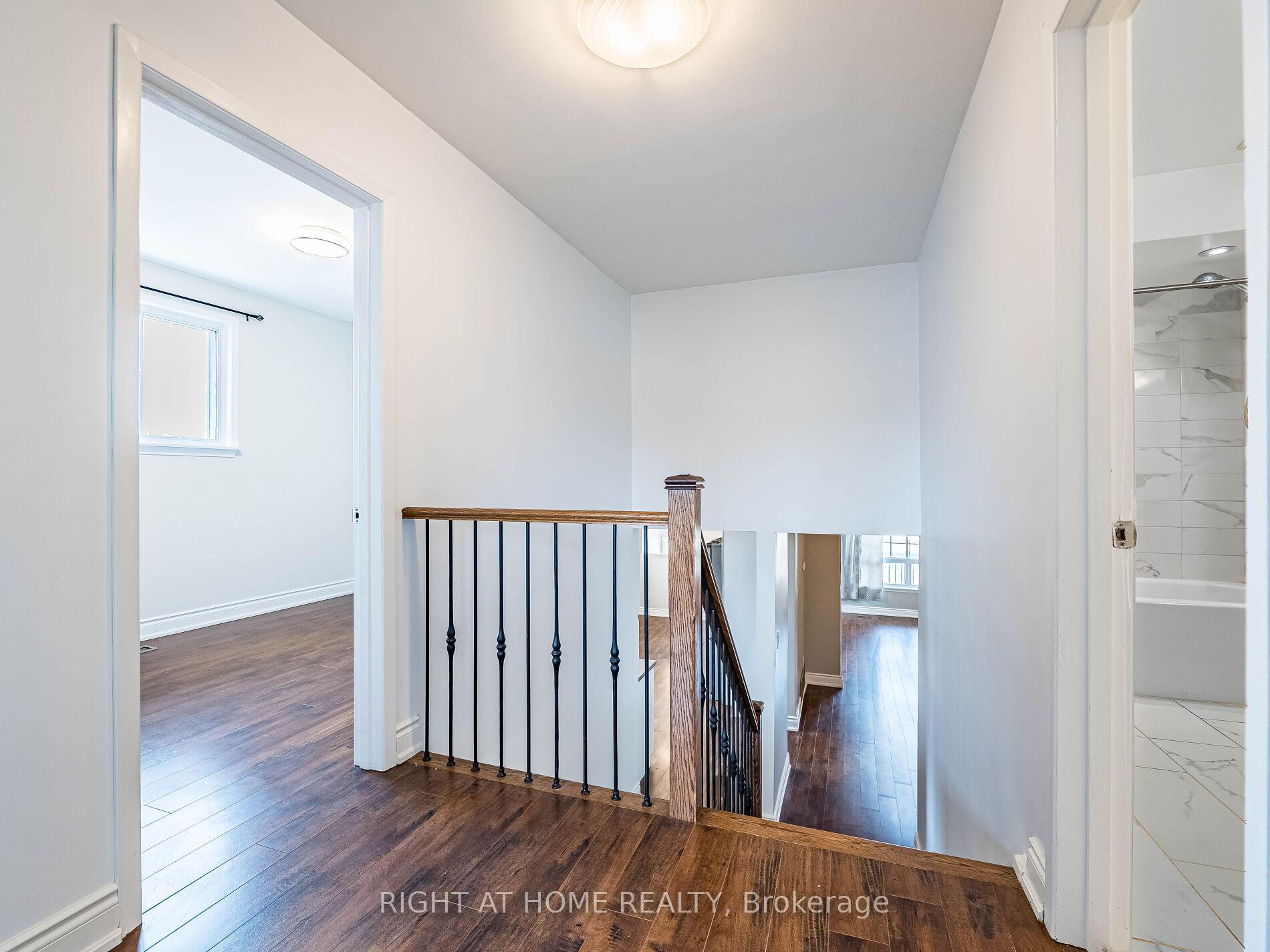 Photo 19 of 23 North Humber Drive, Vaughan, West Woodbridge — HOMEH