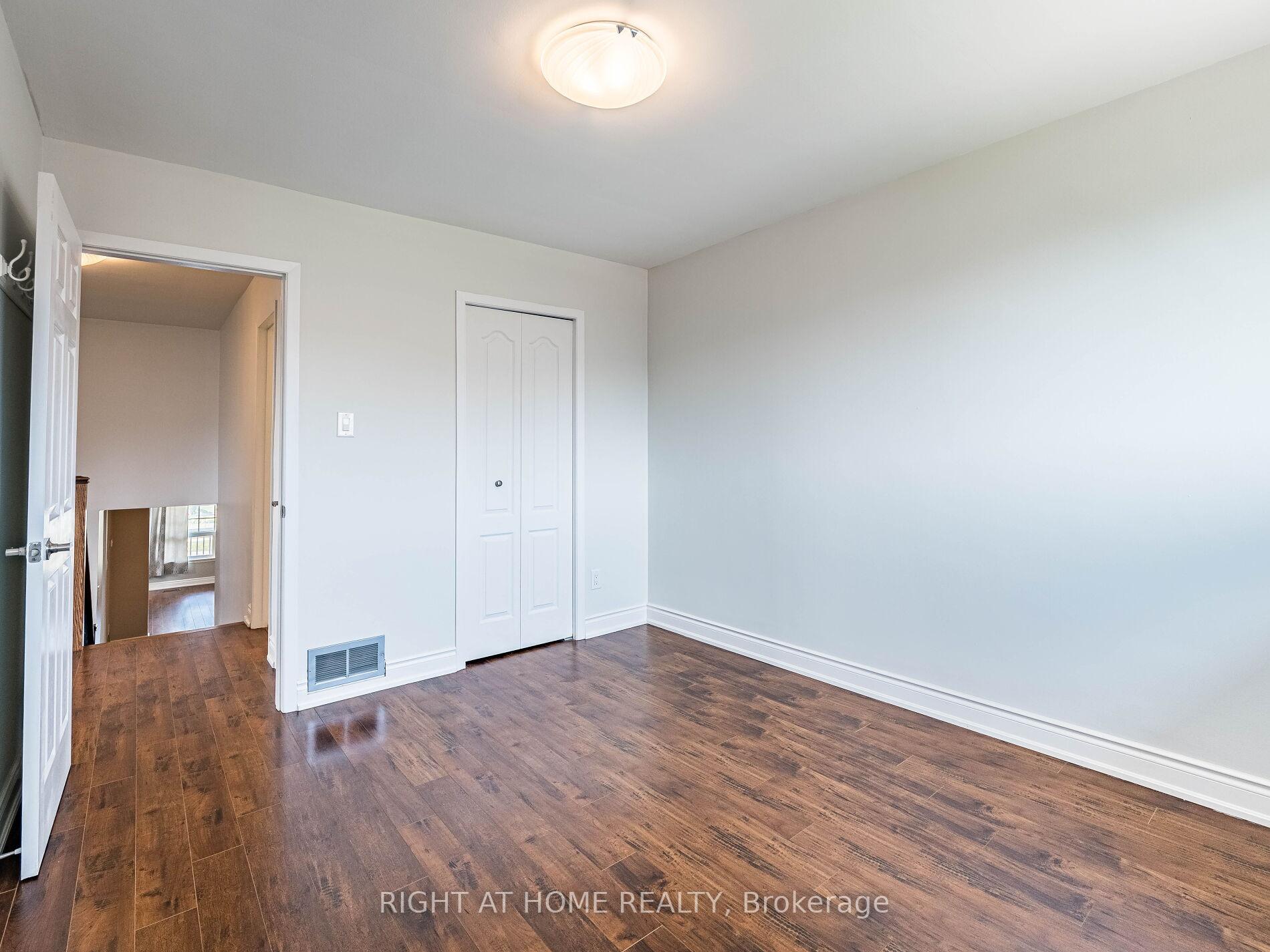 Photo 21 of 23 North Humber Drive, Vaughan, West Woodbridge — HOMEH