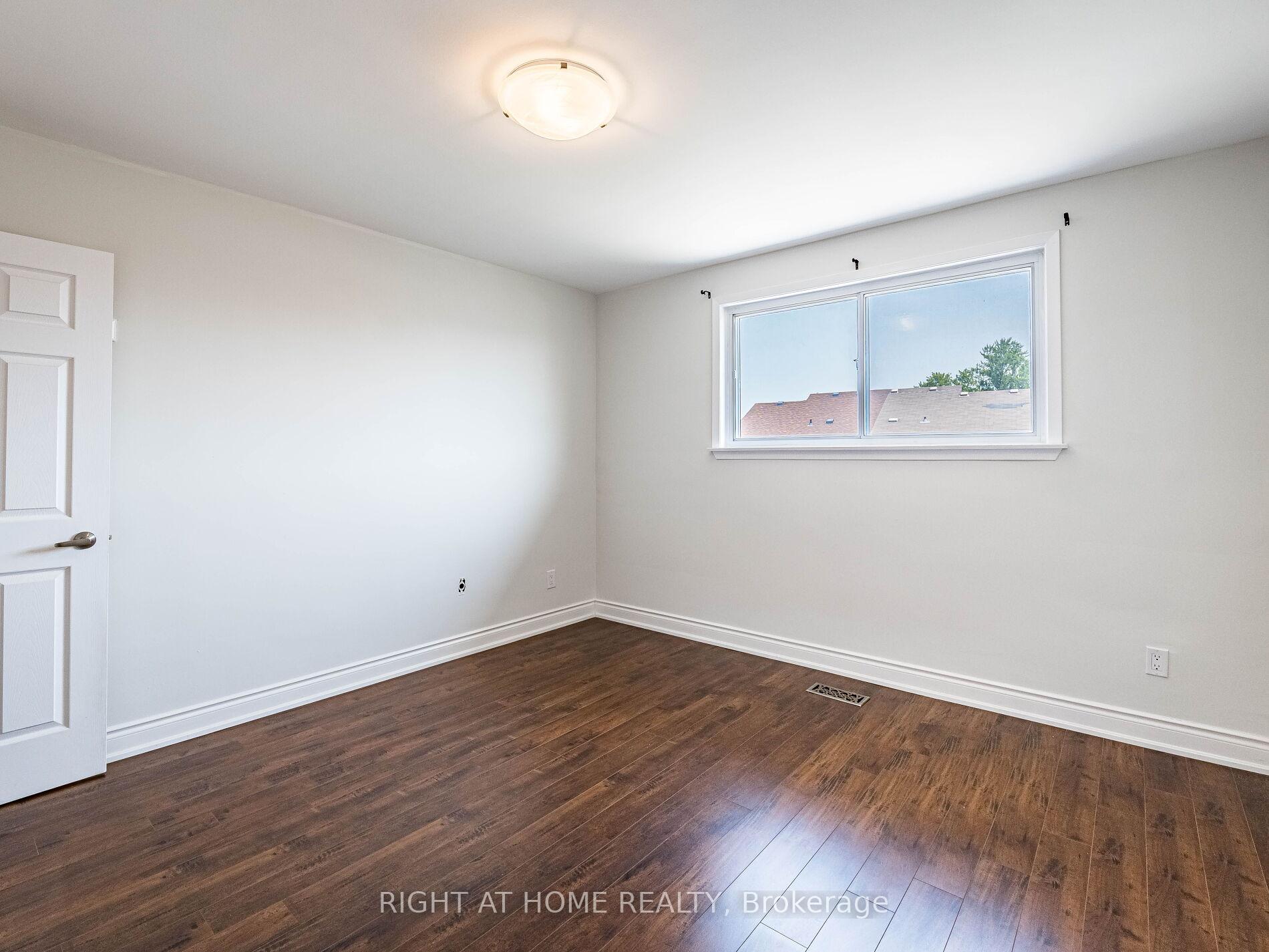 Photo 23 of 23 North Humber Drive, Vaughan, West Woodbridge — HOMEH
