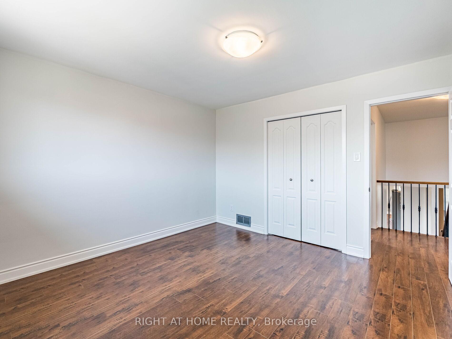 Photo 25 of 23 North Humber Drive, Vaughan, West Woodbridge — HOMEH