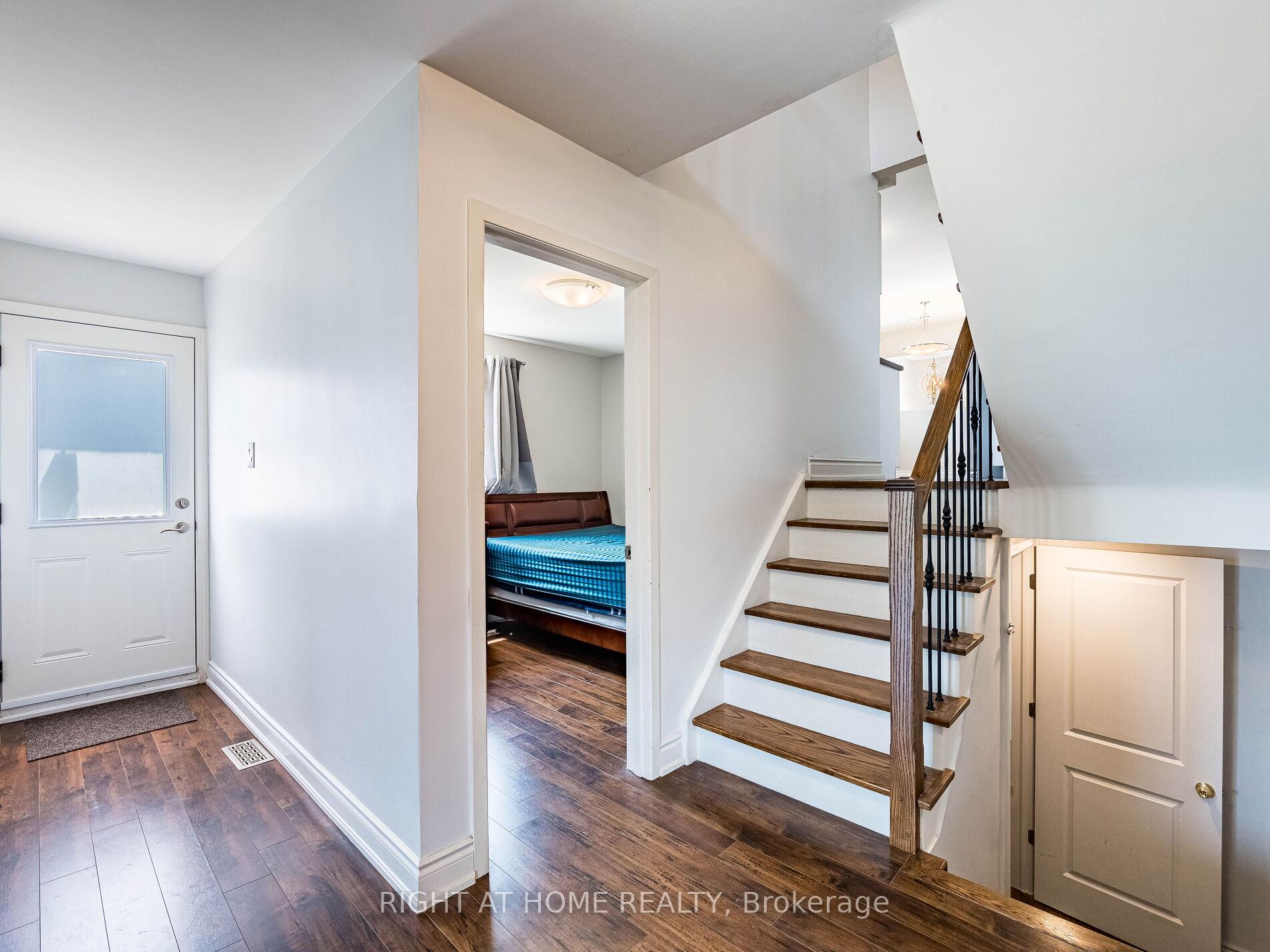 Photo 30 of 23 North Humber Drive, Vaughan, West Woodbridge — HOMEH