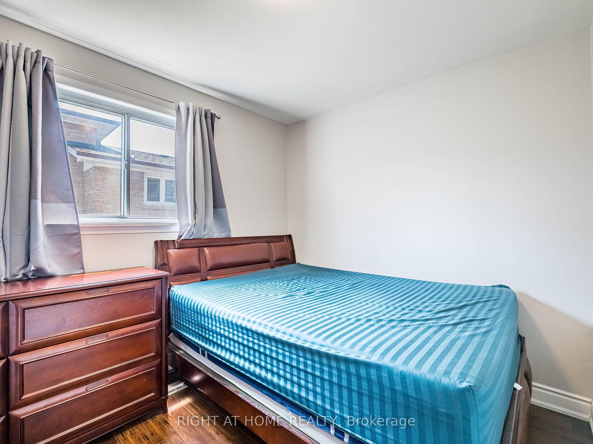 Photo 31 of 23 North Humber Drive, Vaughan, West Woodbridge — HOMEH