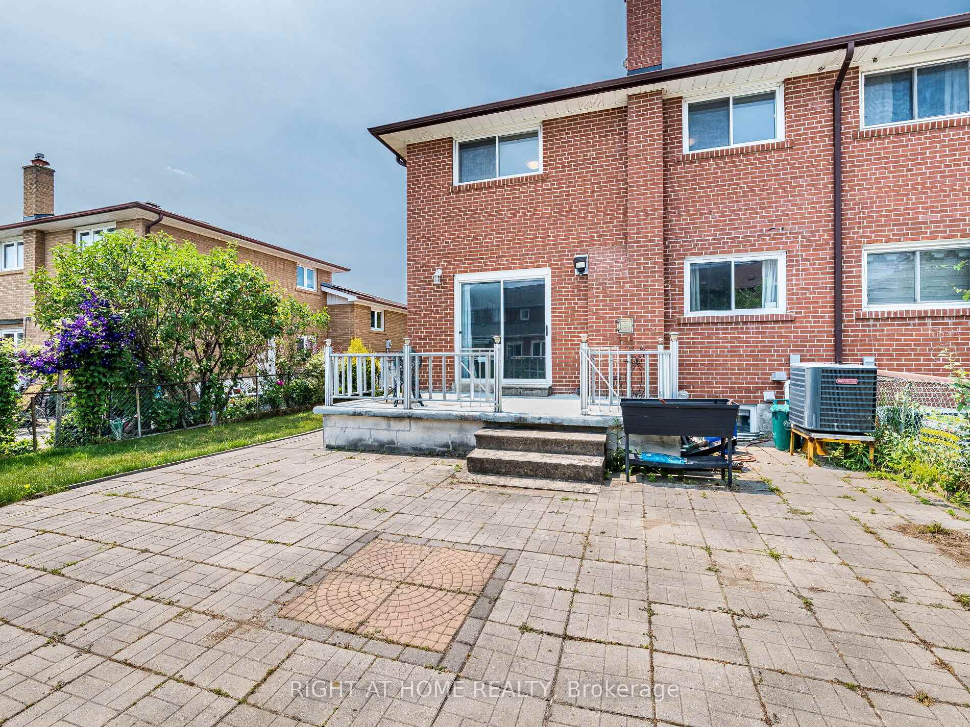 Photo 46 of 23 North Humber Drive, Vaughan, West Woodbridge — HOMEH