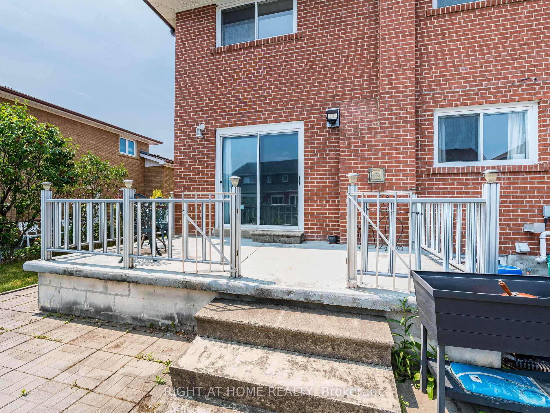 Photo 47 of 23 North Humber Drive, Vaughan, West Woodbridge — HOMEH