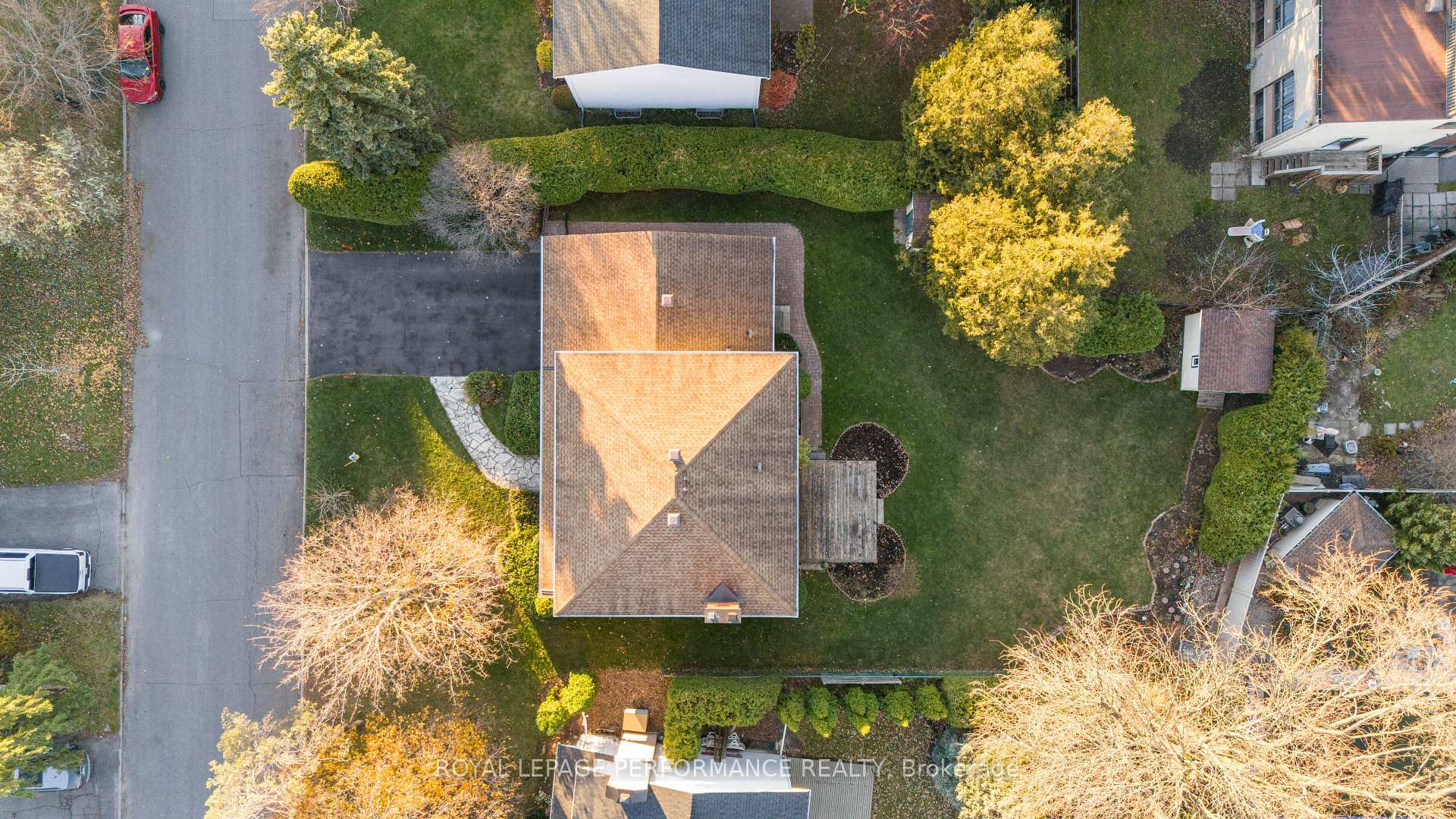 Photo 2 of 1883 Fairmeadow Crescent, Ottawa, Guildwood Estates - Urbandale Acres — HOMEH