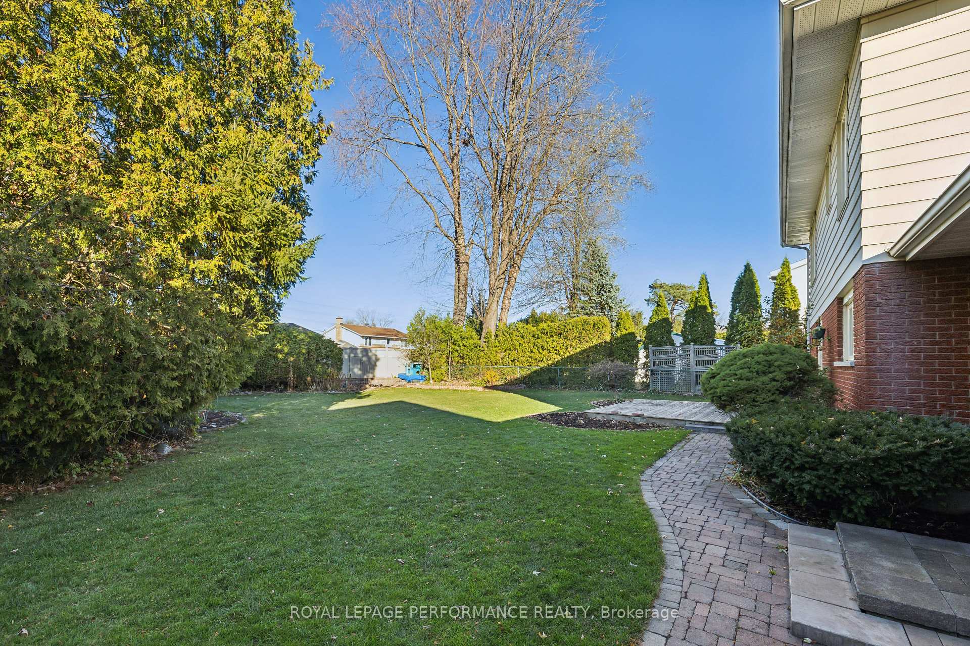 Photo 11 of 1883 Fairmeadow Crescent, Ottawa, Guildwood Estates - Urbandale Acres — HOMEH