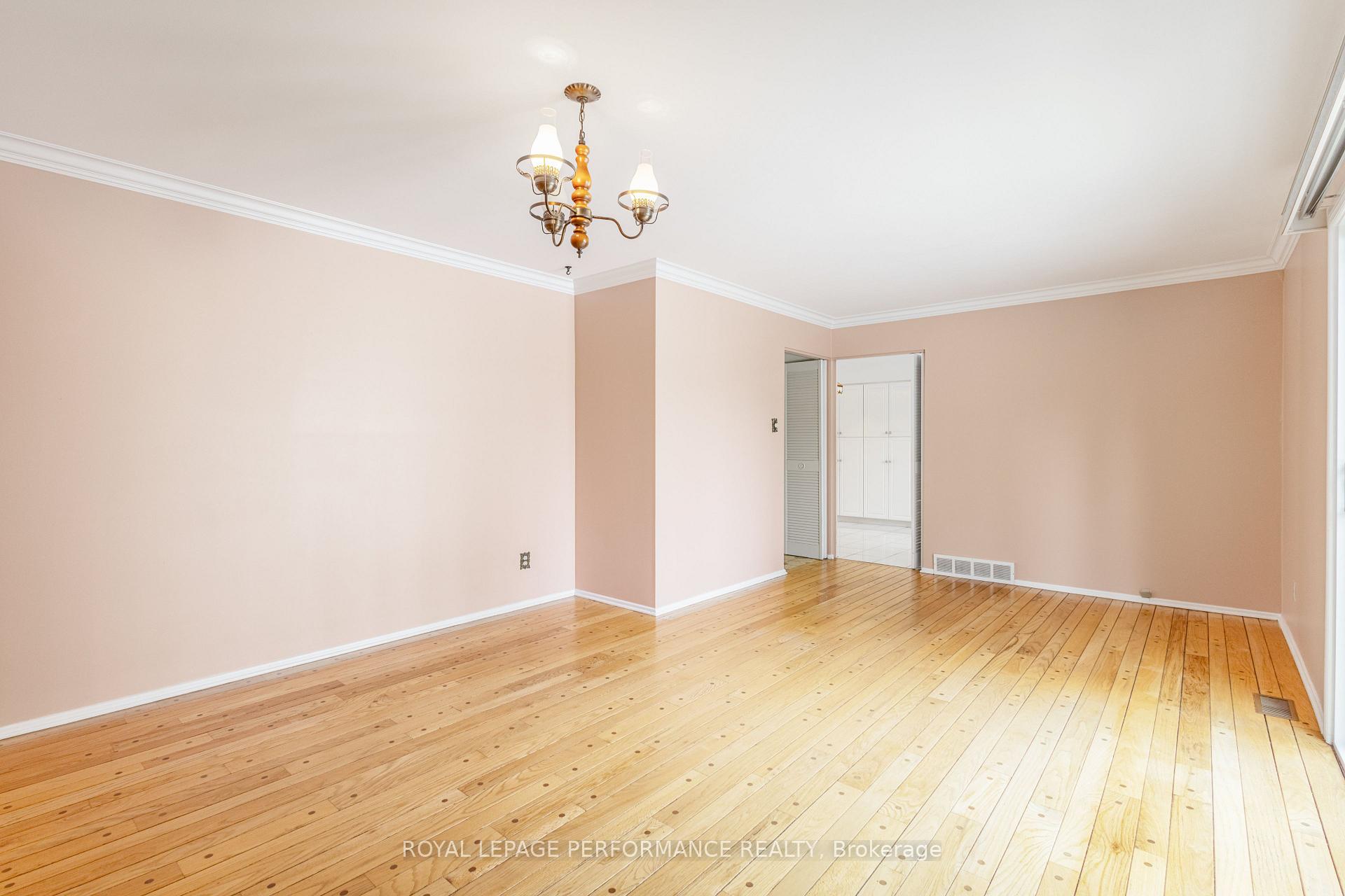 Photo 17 of 1883 Fairmeadow Crescent, Ottawa, Guildwood Estates - Urbandale Acres — HOMEH
