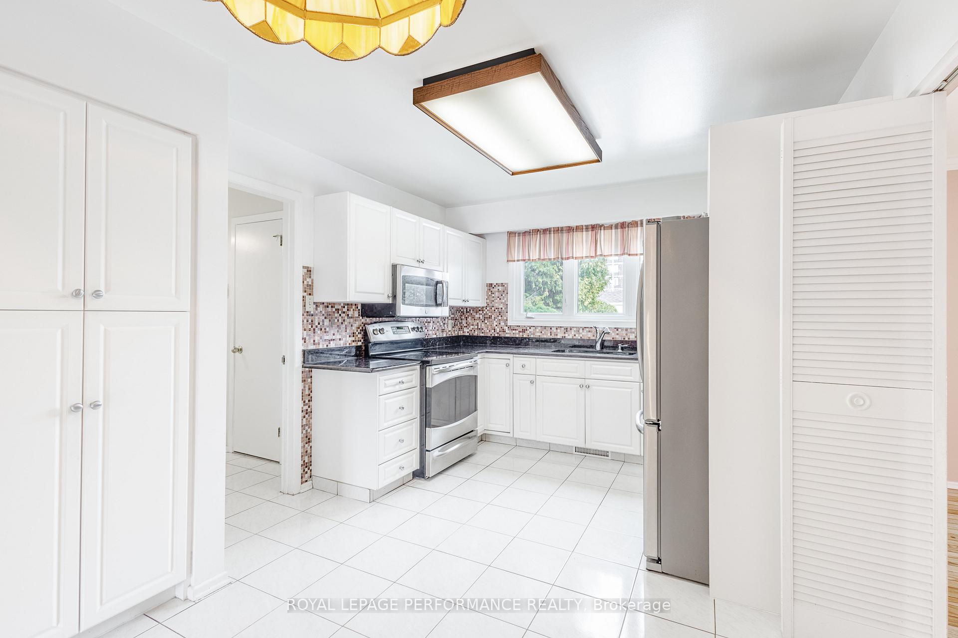Photo 23 of 1883 Fairmeadow Crescent, Ottawa, Guildwood Estates - Urbandale Acres — HOMEH