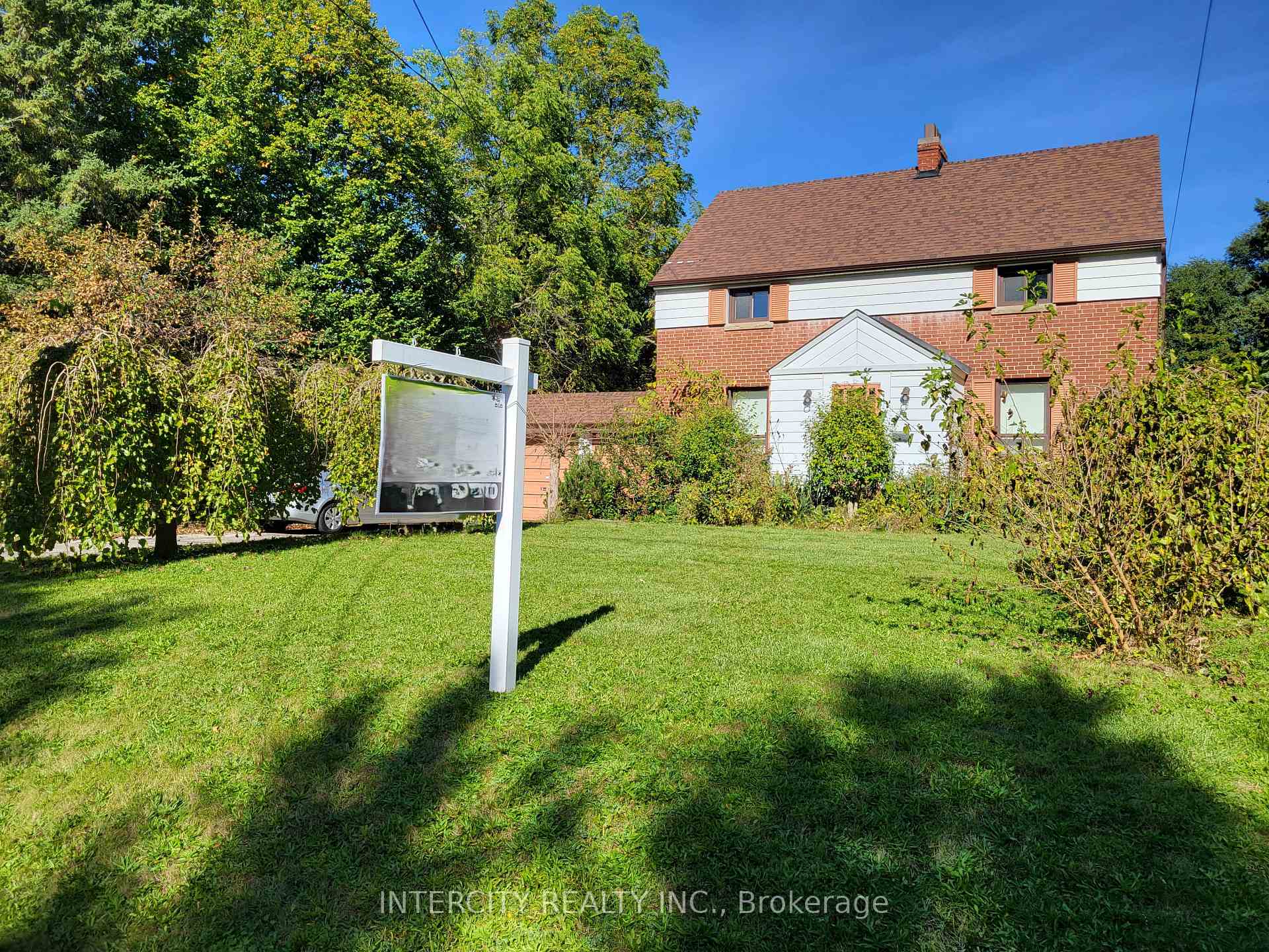 Photo 2 of 72 Arnold Avenue, Vaughan, Crestwood-Springfarm-Yorkhill — HOMEH