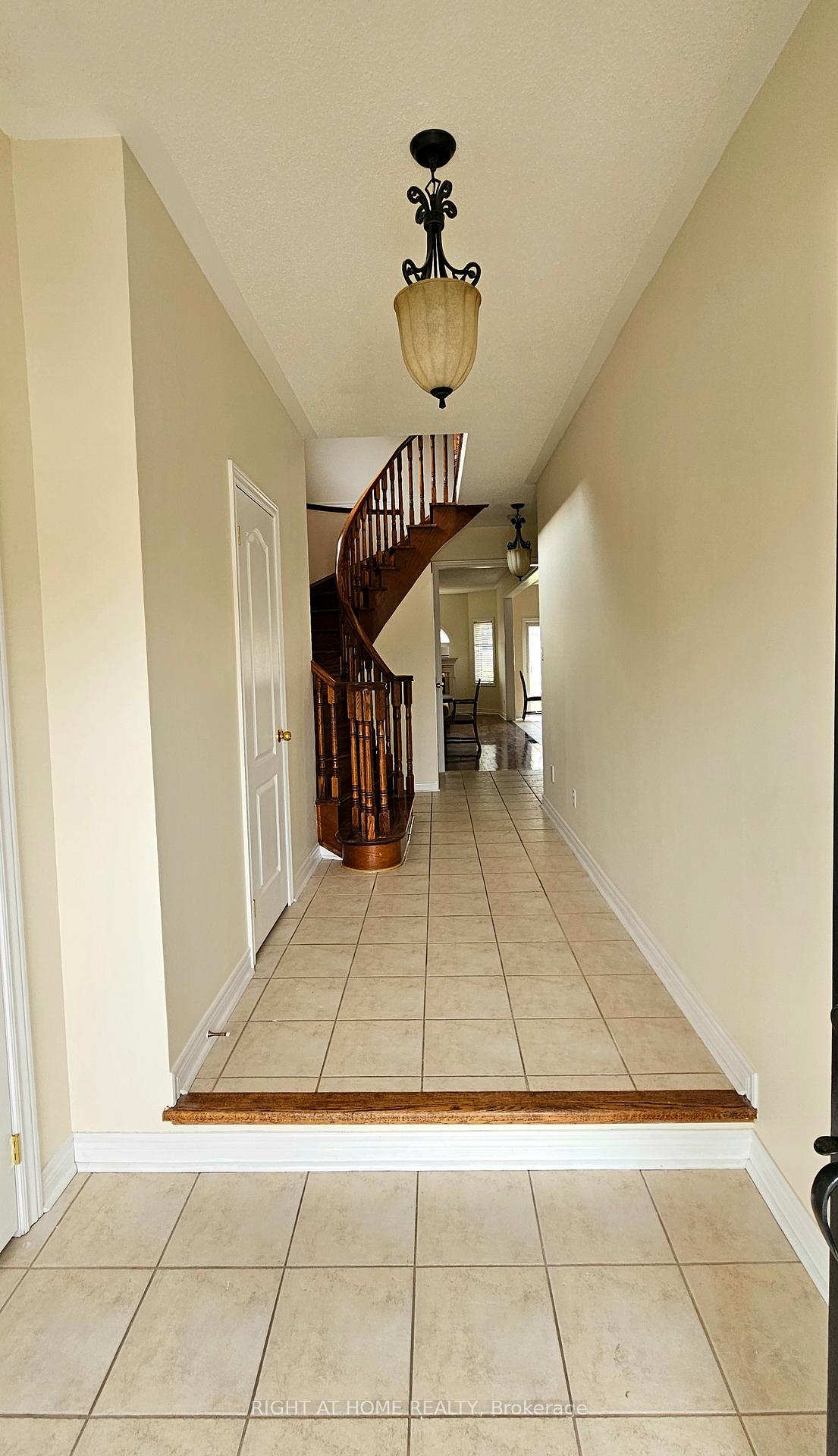 Photo 4 of 24 Mediterra Drive, Vaughan, Vellore Village — HOMEH
