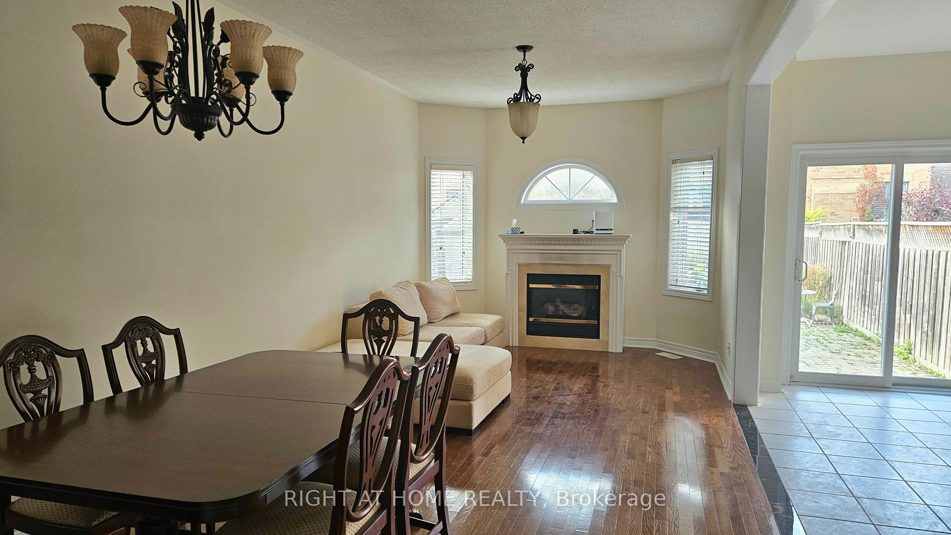 Photo 5 of 24 Mediterra Drive, Vaughan, Vellore Village — HOMEH