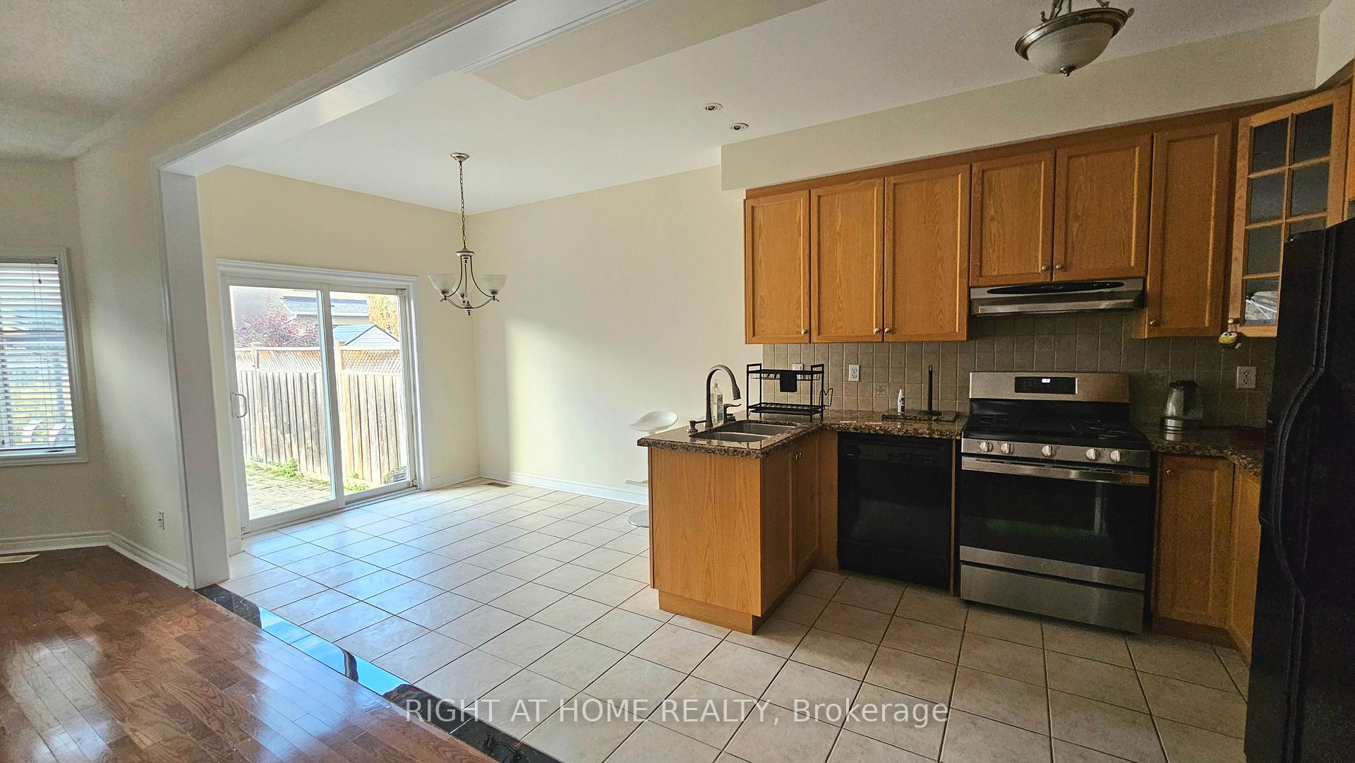 Photo 6 of 24 Mediterra Drive, Vaughan, Vellore Village — HOMEH
