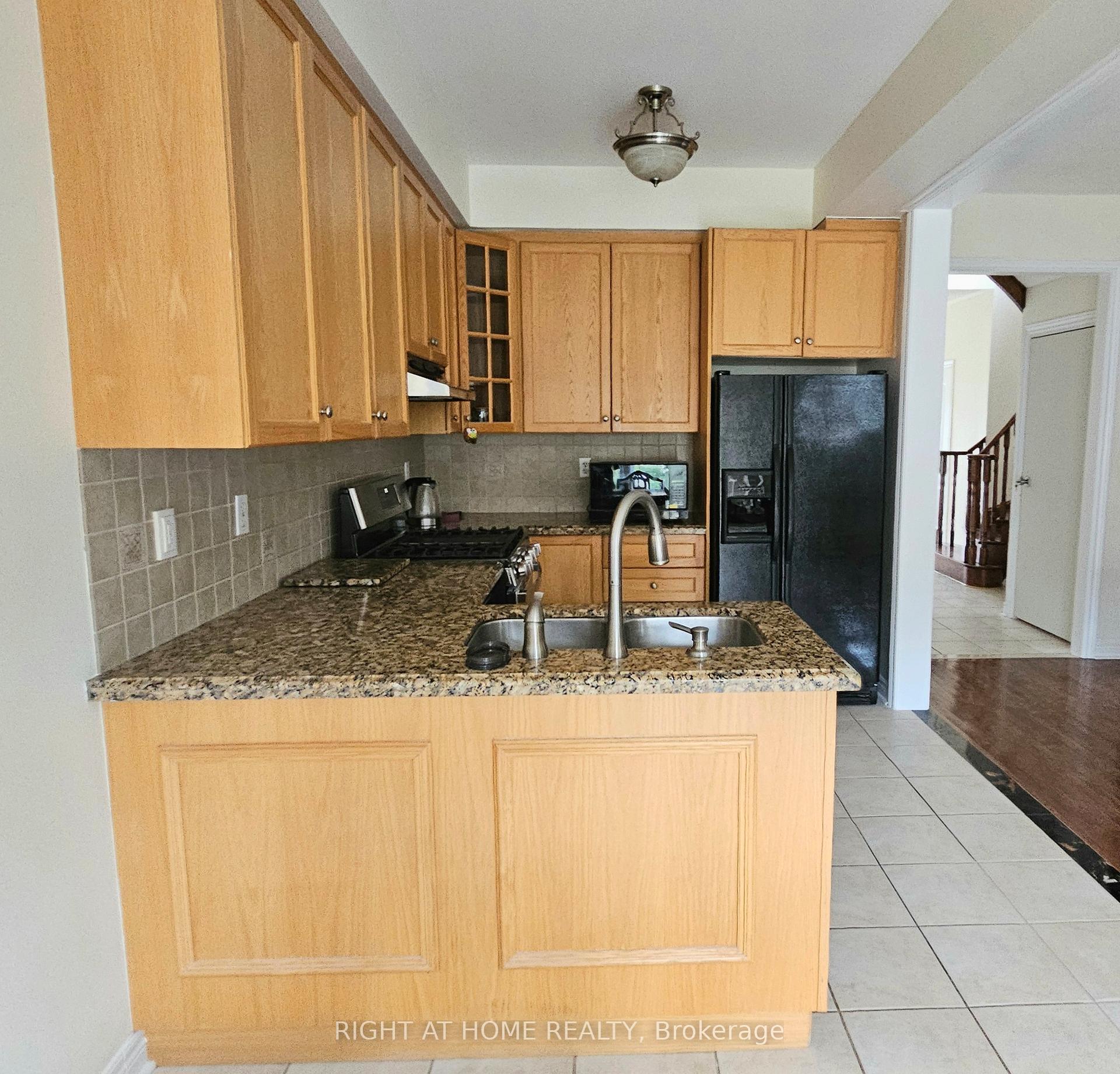 Photo 7 of 24 Mediterra Drive, Vaughan, Vellore Village — HOMEH
