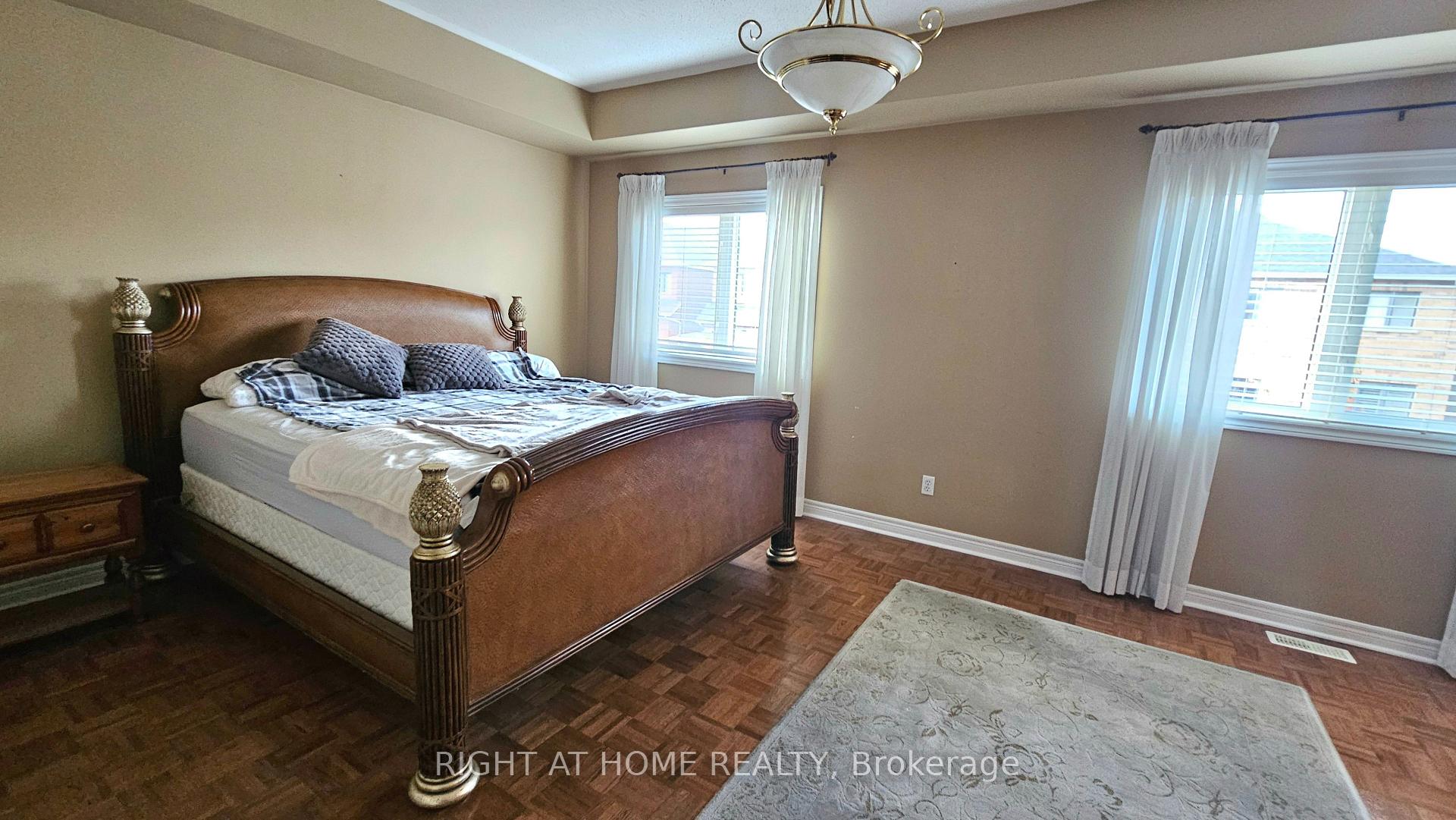 Photo 10 of 24 Mediterra Drive, Vaughan, Vellore Village — HOMEH