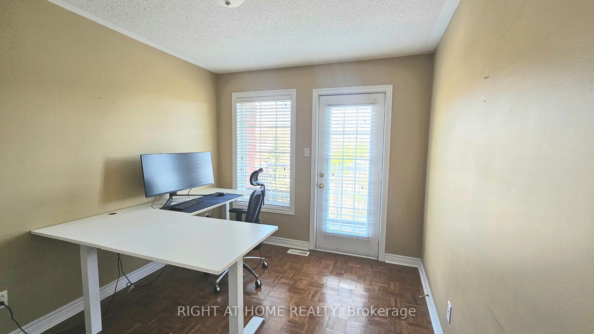 Photo 14 of 24 Mediterra Drive, Vaughan, Vellore Village — HOMEH