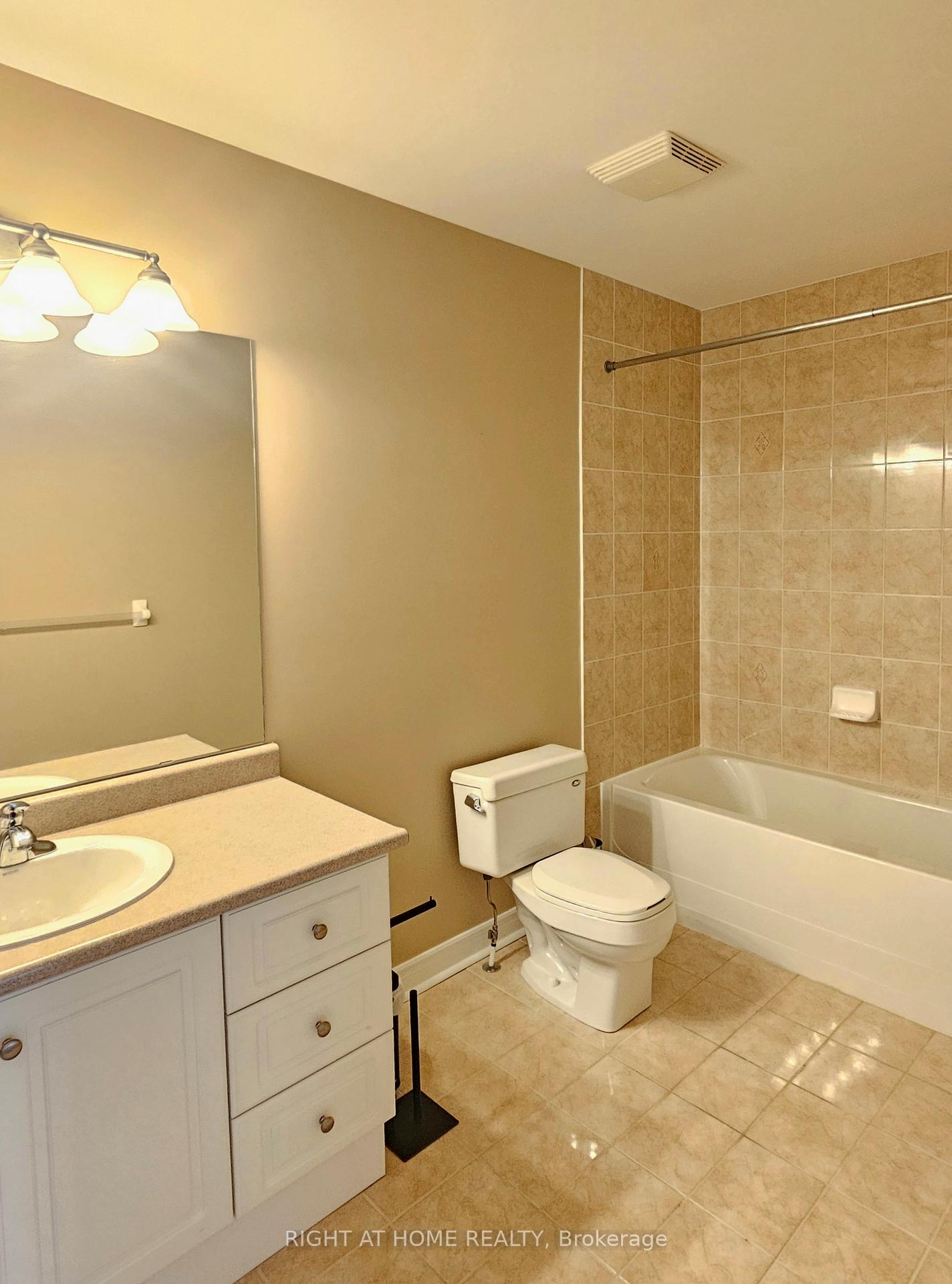 Photo 16 of 24 Mediterra Drive, Vaughan, Vellore Village — HOMEH