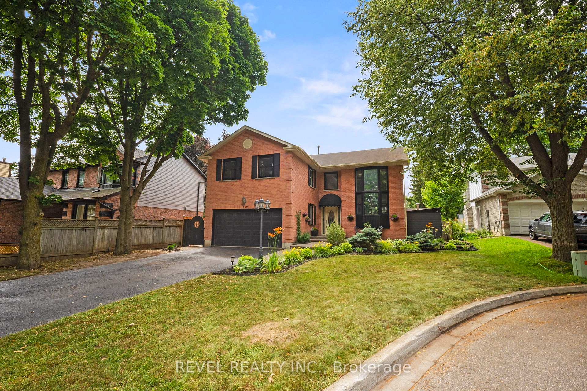 Front of 819 Ironwood Court
