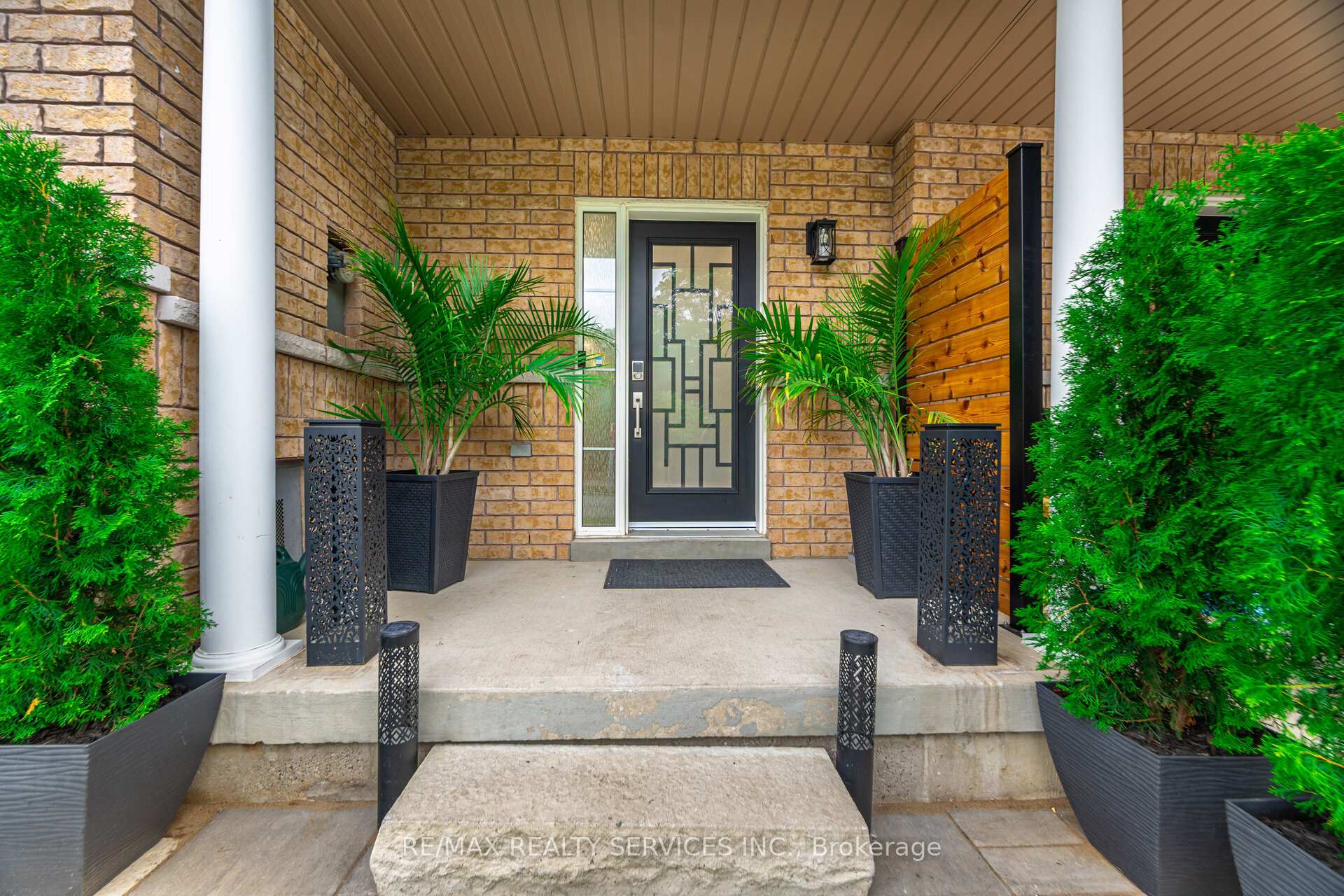 Photo 8 of 35 Luce Drive, Ajax, Northeast Ajax — HOMEH
