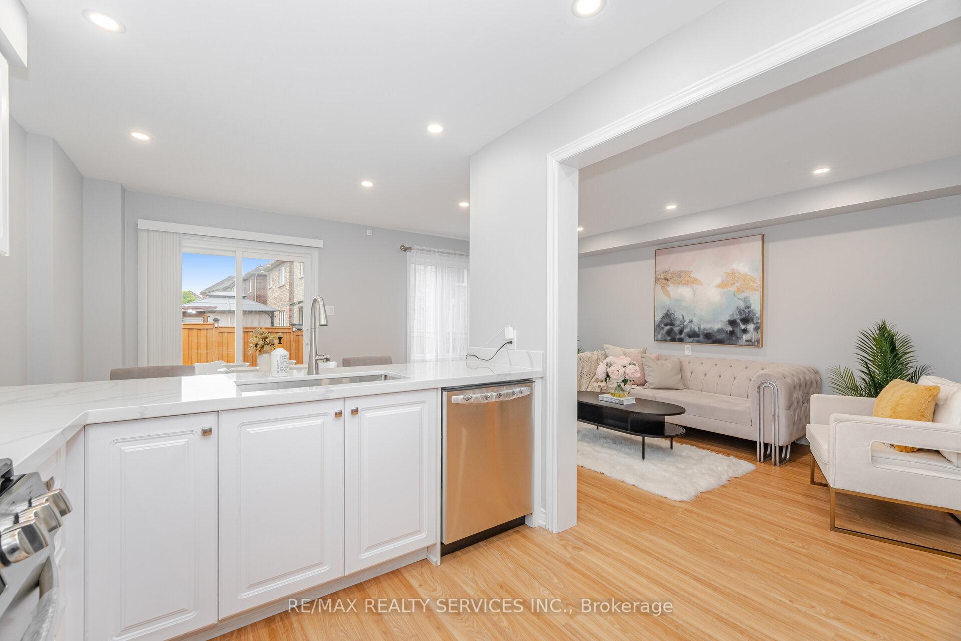 Photo 12 of 35 Luce Drive, Ajax, Northeast Ajax — HOMEH
