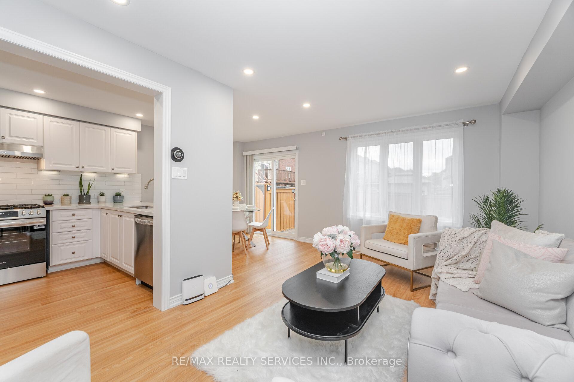 Photo 13 of 35 Luce Drive, Ajax, Northeast Ajax — HOMEH