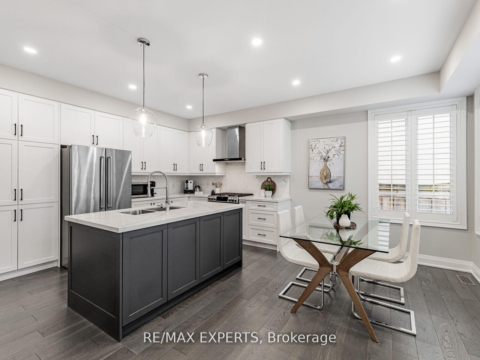 Photo 10 of 176 Sir Stevens Drive, Vaughan, Patterson — HOMEH