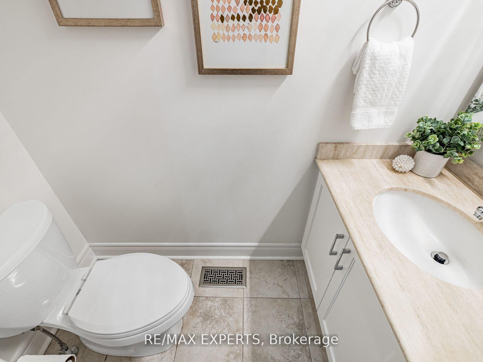 Photo 14 of 176 Sir Stevens Drive, Vaughan, Patterson — HOMEH