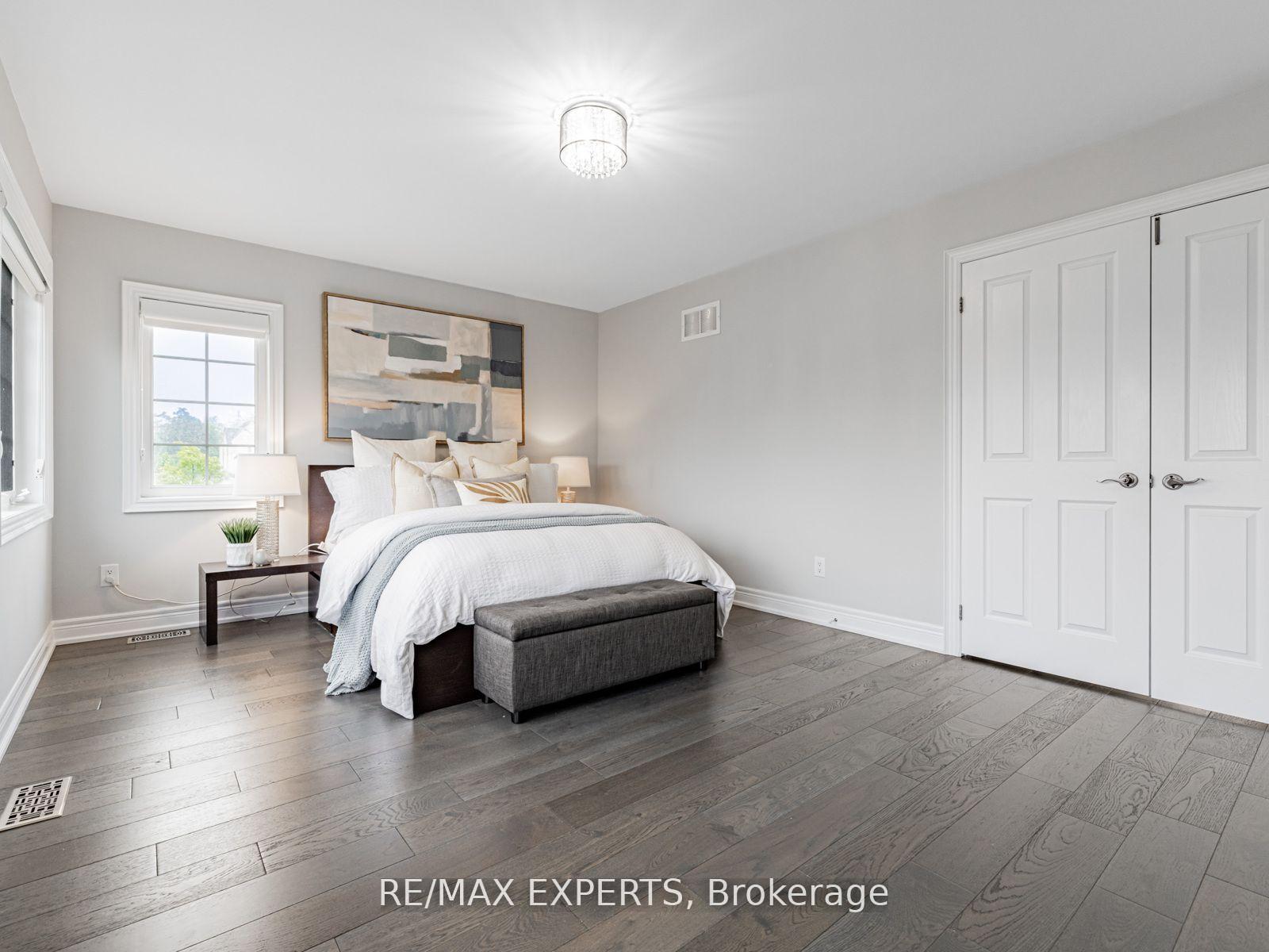 Photo 18 of 176 Sir Stevens Drive, Vaughan, Patterson — HOMEH