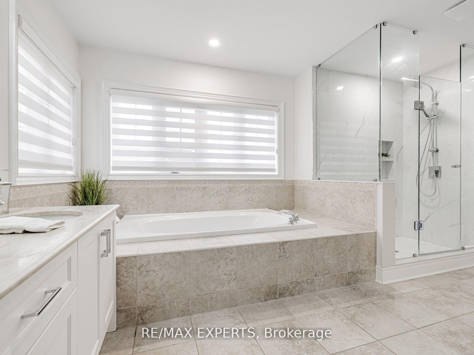 Photo 22 of 176 Sir Stevens Drive, Vaughan, Patterson — HOMEH