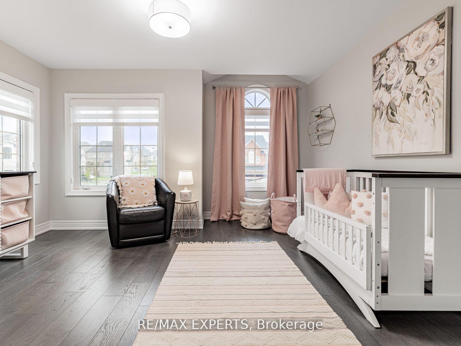 Photo 27 of 176 Sir Stevens Drive, Vaughan, Patterson — HOMEH