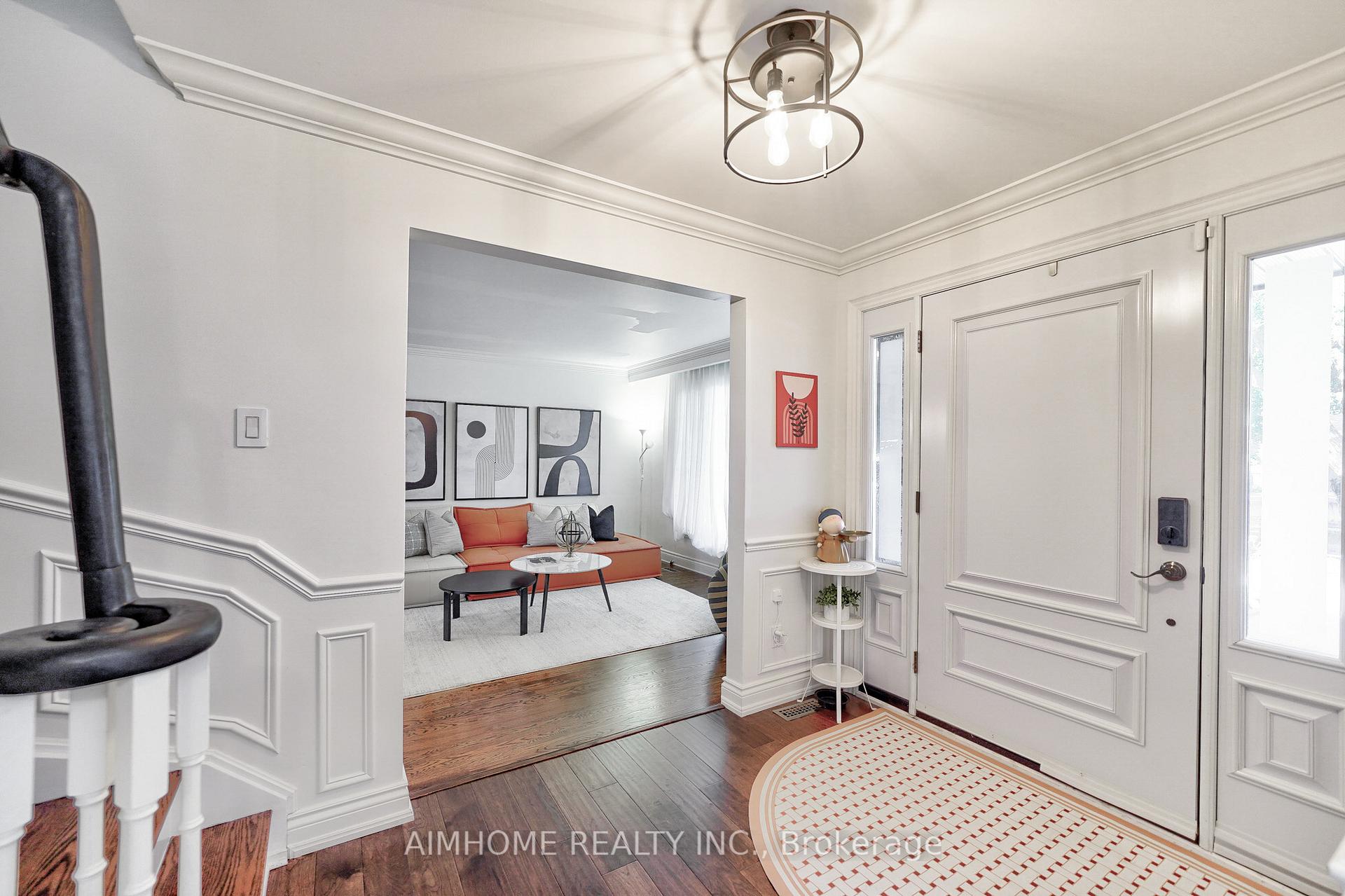 Photo 4 of 55 Sir Lancelot Drive, Markham, Markham Village — HOMEH