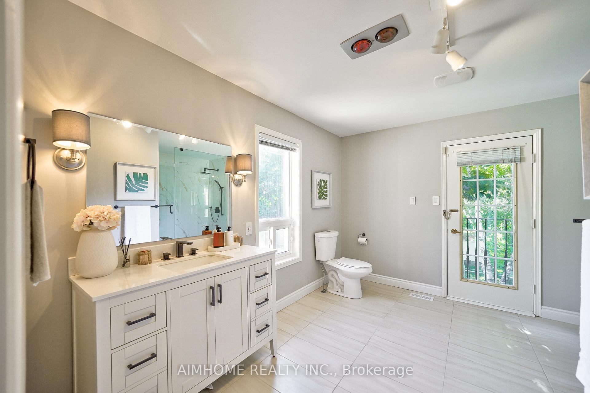Photo 30 of 55 Sir Lancelot Drive, Markham, Markham Village — HOMEH