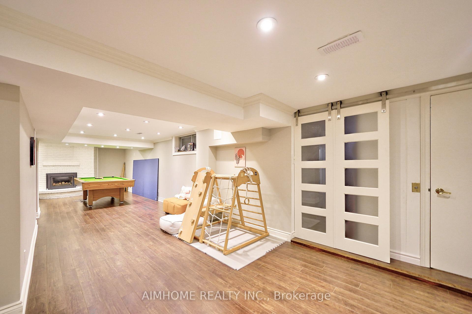 Photo 34 of 55 Sir Lancelot Drive, Markham, Markham Village — HOMEH