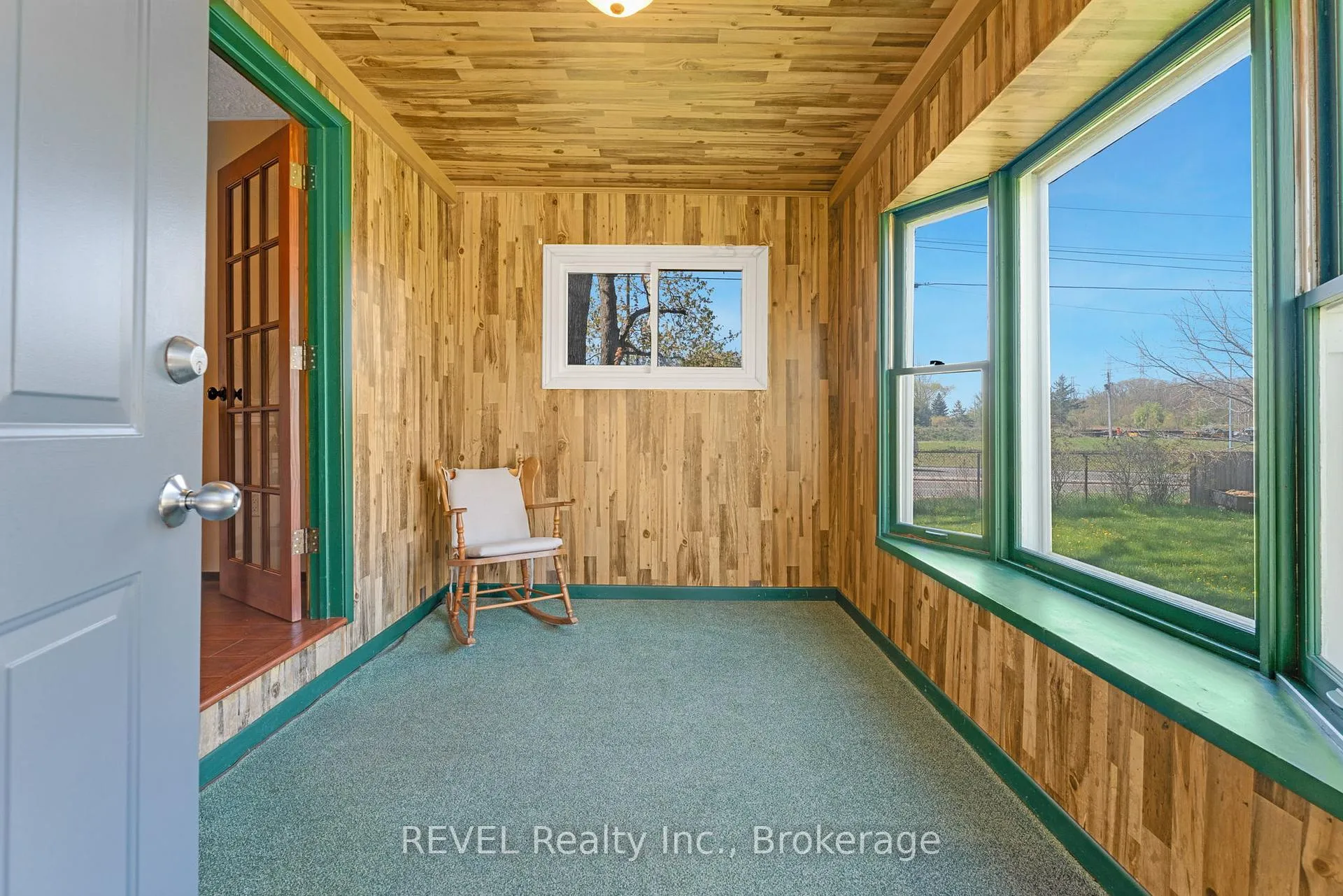 Photo 5 of 239 Becken Crescent, Welland, Cooks Mills — HOMEH