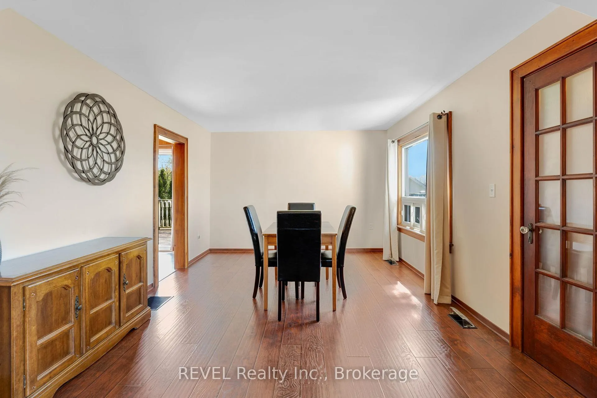 Photo 13 of 239 Becken Crescent, Welland, Cooks Mills — HOMEH