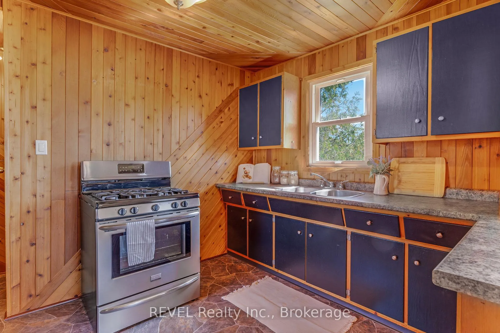Photo 19 of 239 Becken Crescent, Welland, Cooks Mills — HOMEH