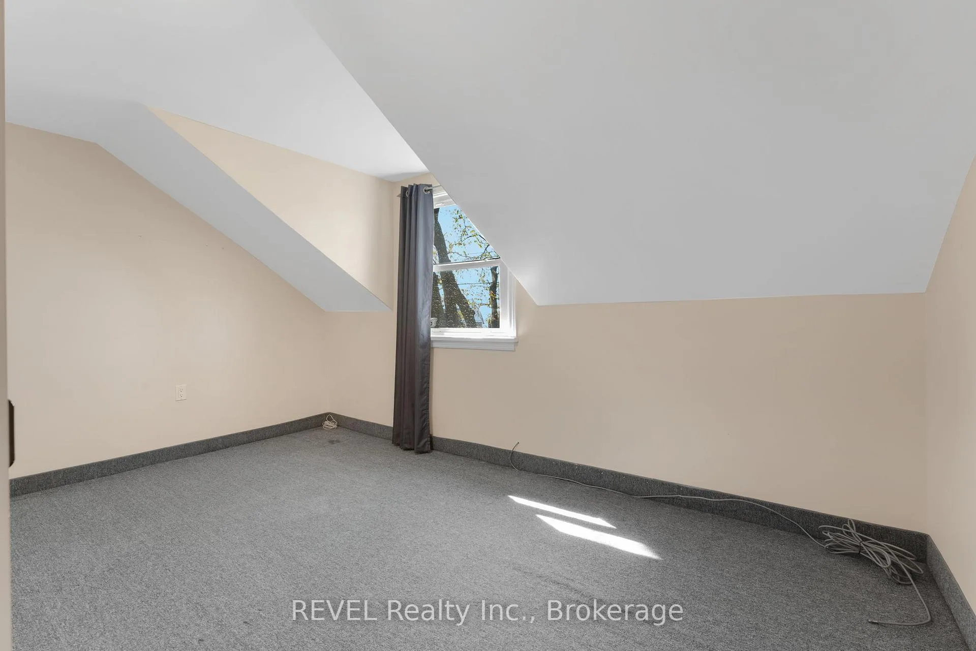 Photo 30 of 239 Becken Crescent, Welland, Cooks Mills — HOMEH