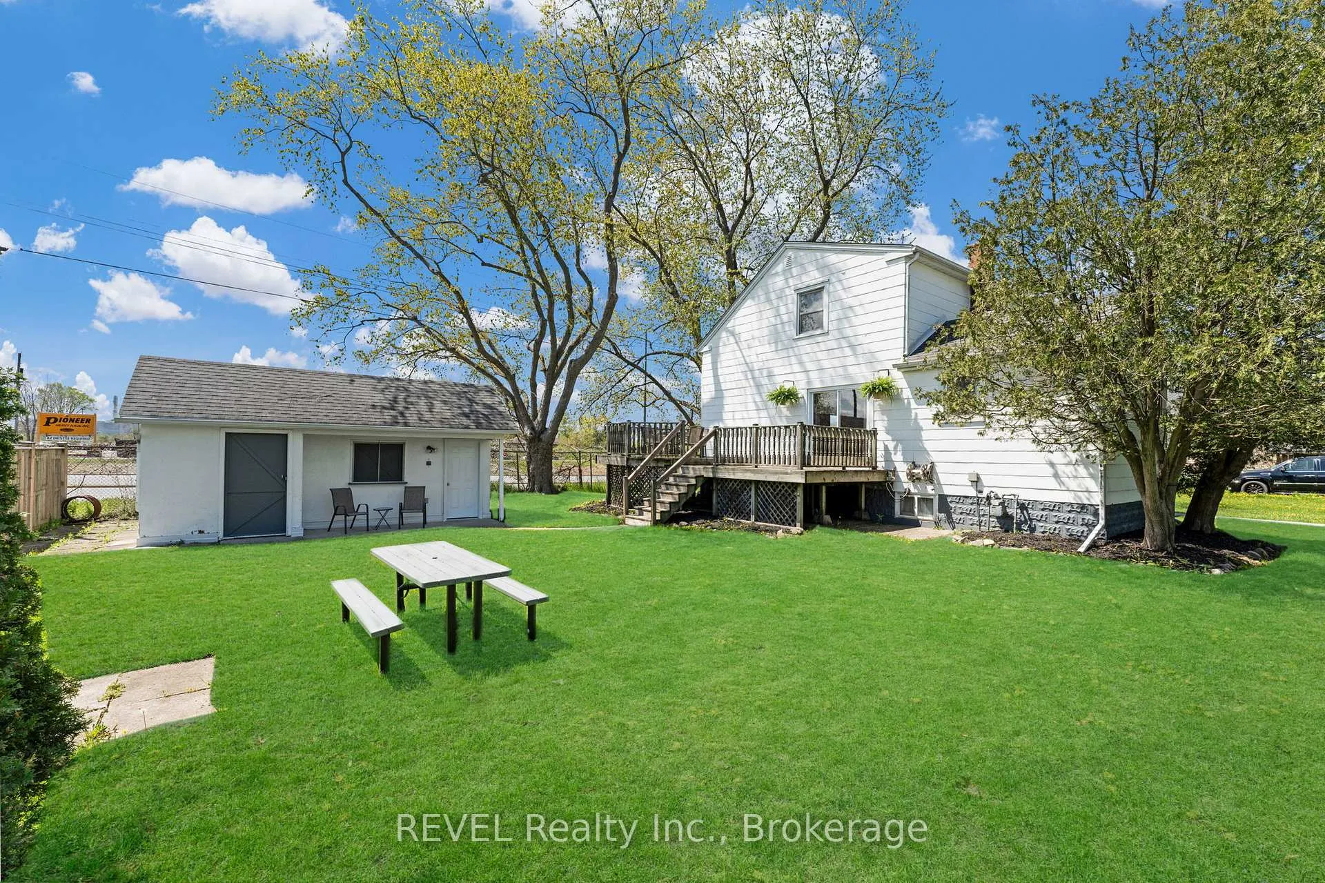 Photo 39 of 239 Becken Crescent, Welland, Cooks Mills — HOMEH