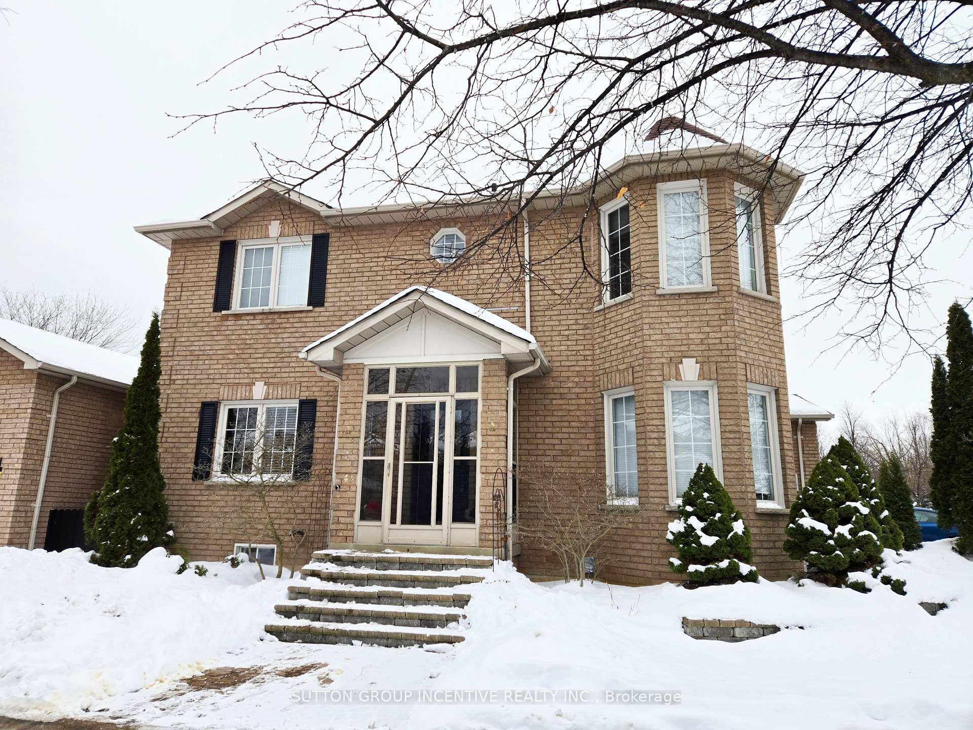 Photo 2 of 30 Bruce Crescent, Barrie, Bayshore — HOMEH