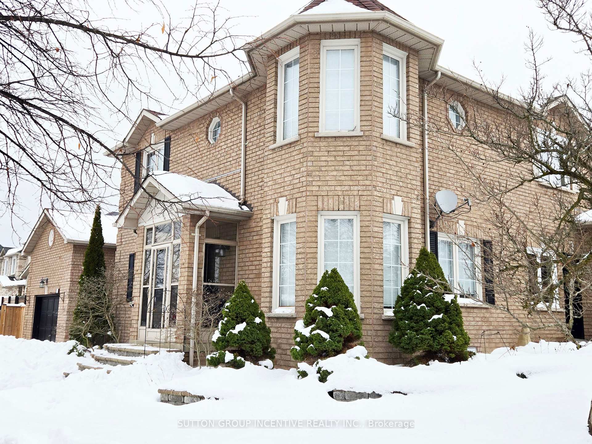 Photo 3 of 30 Bruce Crescent, Barrie, Bayshore — HOMEH