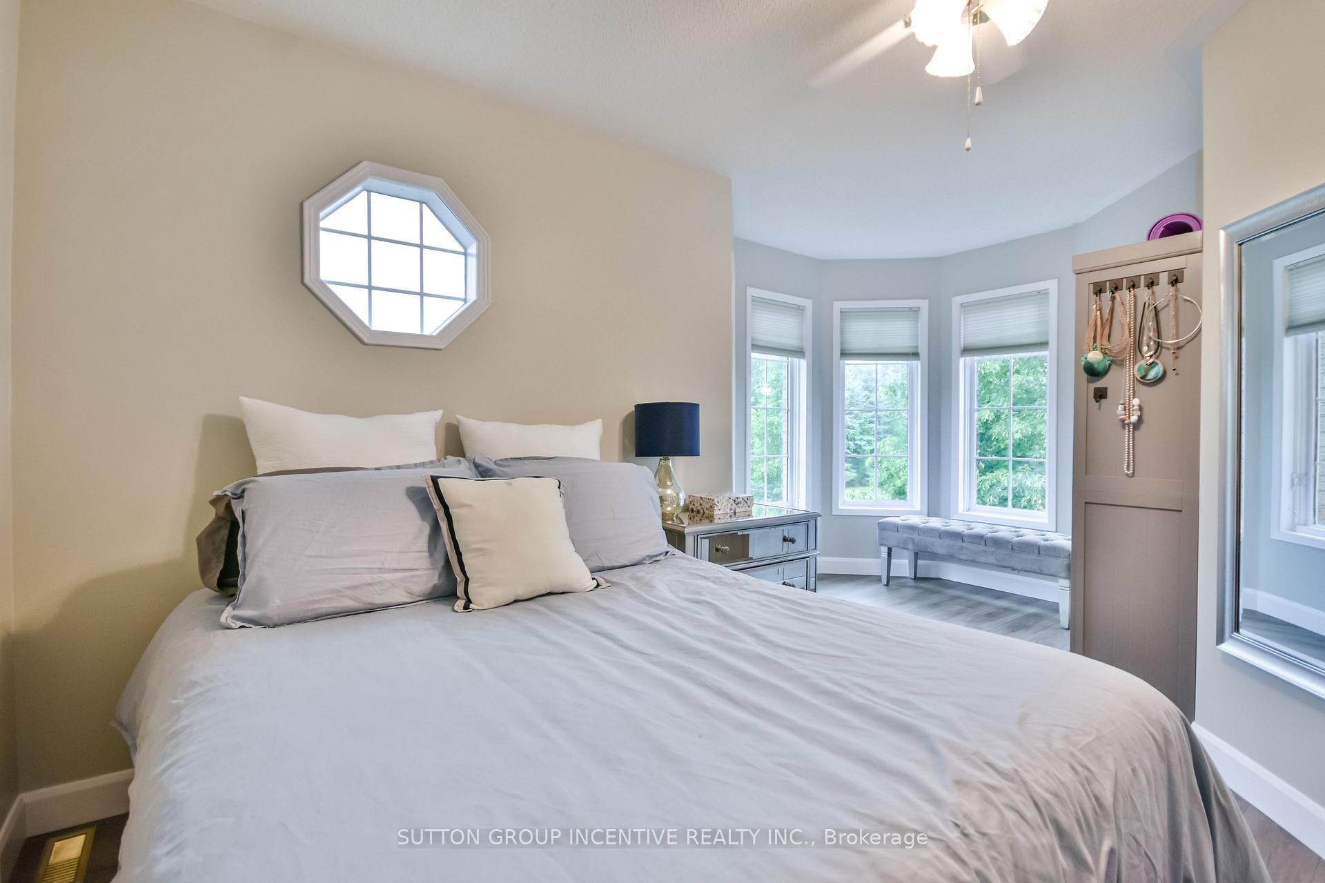 Photo 21 of 30 Bruce Crescent, Barrie, Bayshore — HOMEH