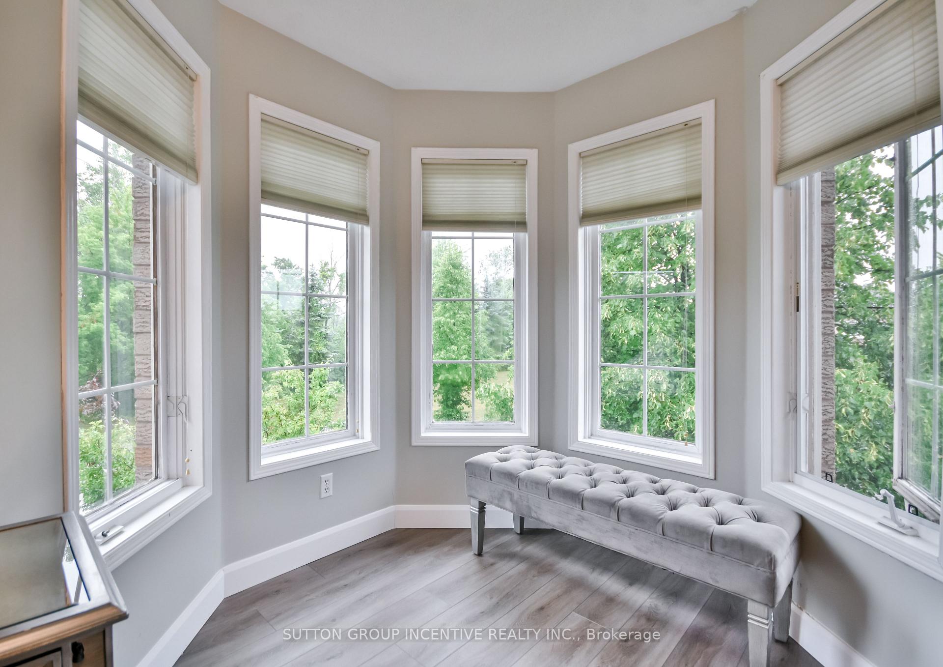 Photo 15 of 30 Bruce Crescent, Barrie, Bayshore — HOMEH