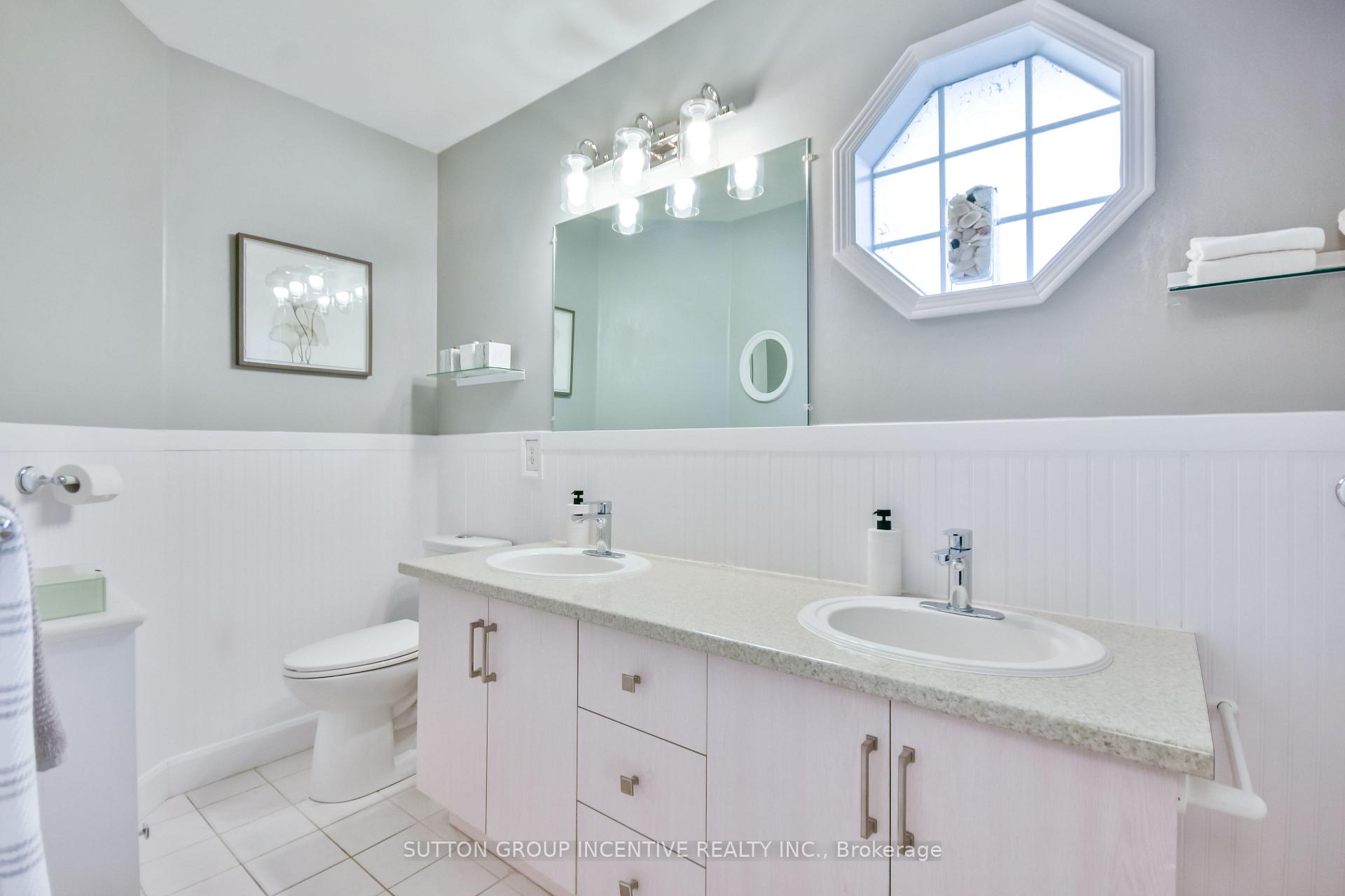 Photo 19 of 30 Bruce Crescent, Barrie, Bayshore — HOMEH
