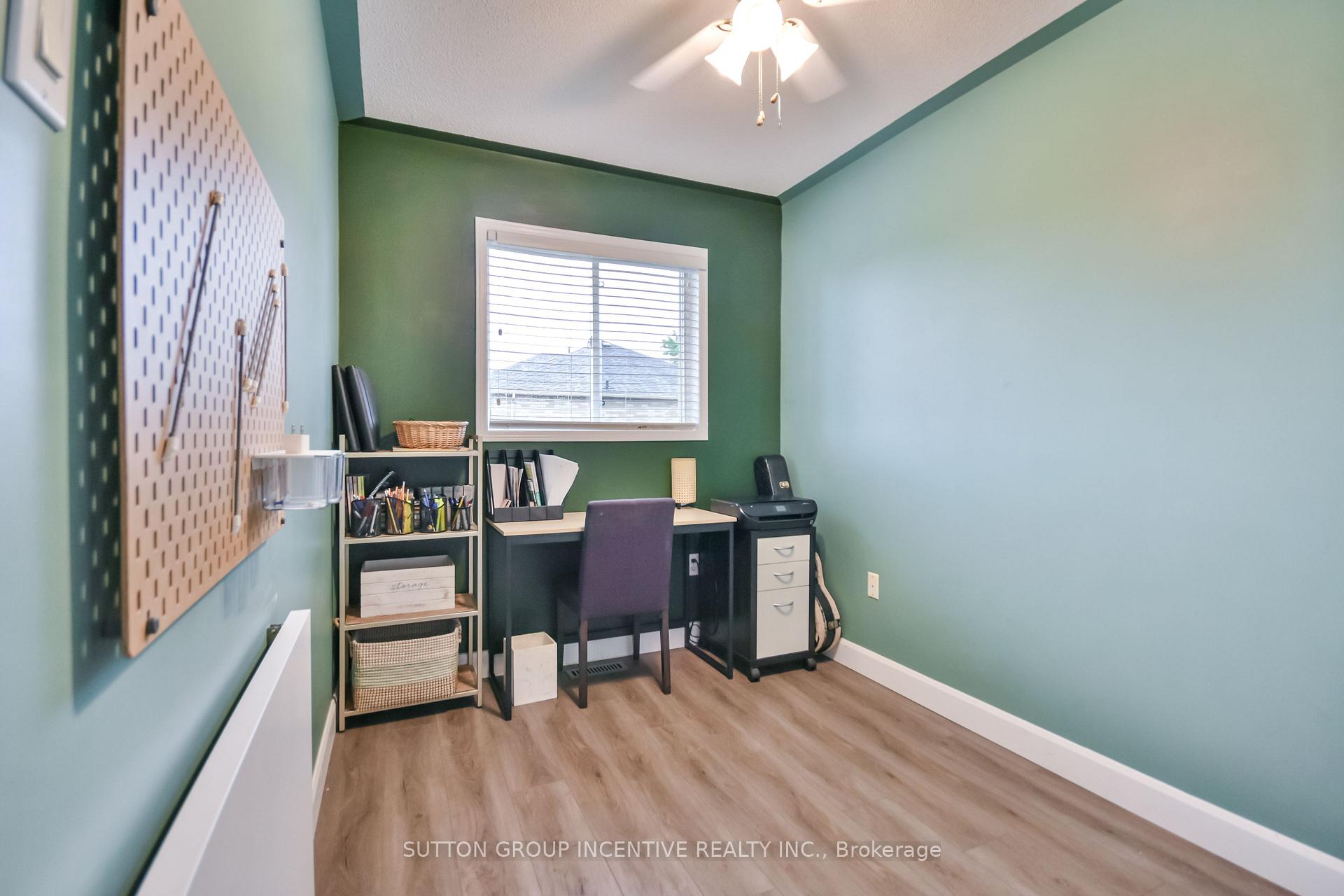 Photo 26 of 30 Bruce Crescent, Barrie, Bayshore — HOMEH